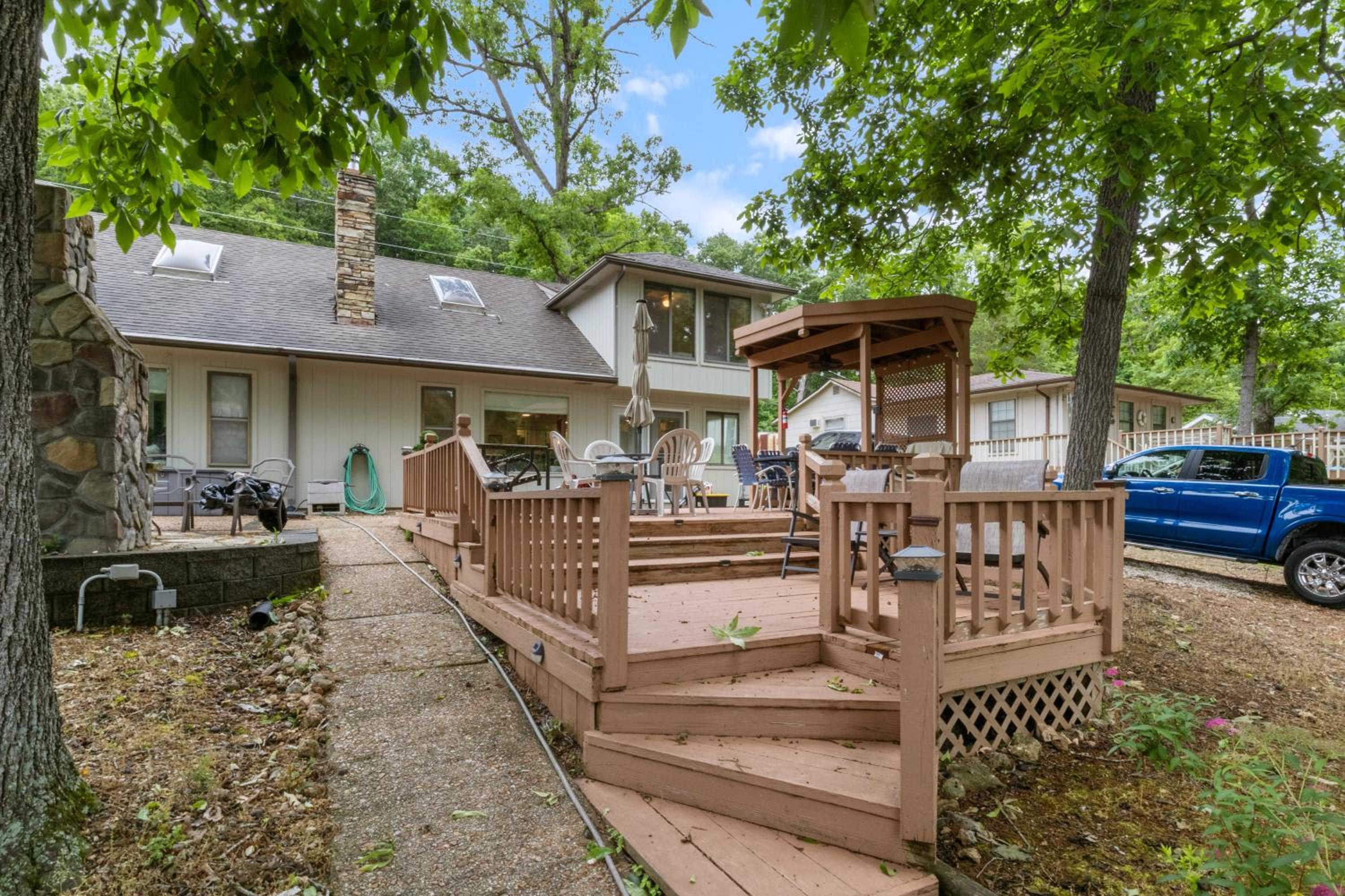 Lakefront Retreat w/ Private Dock, Kayaks, Swim Mat & Lake Views