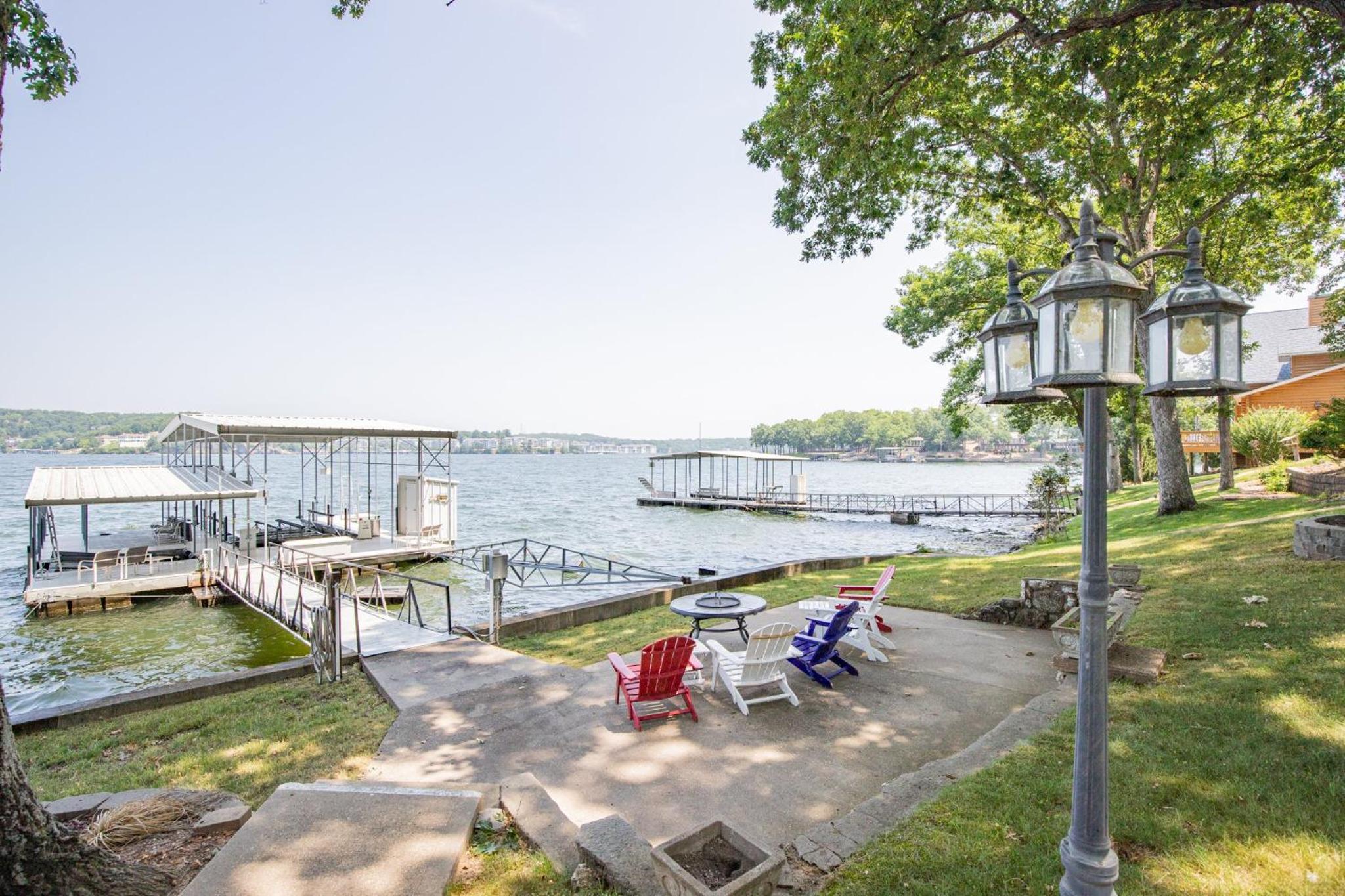 Unforgettable Views & Lakefront Firepit Nights