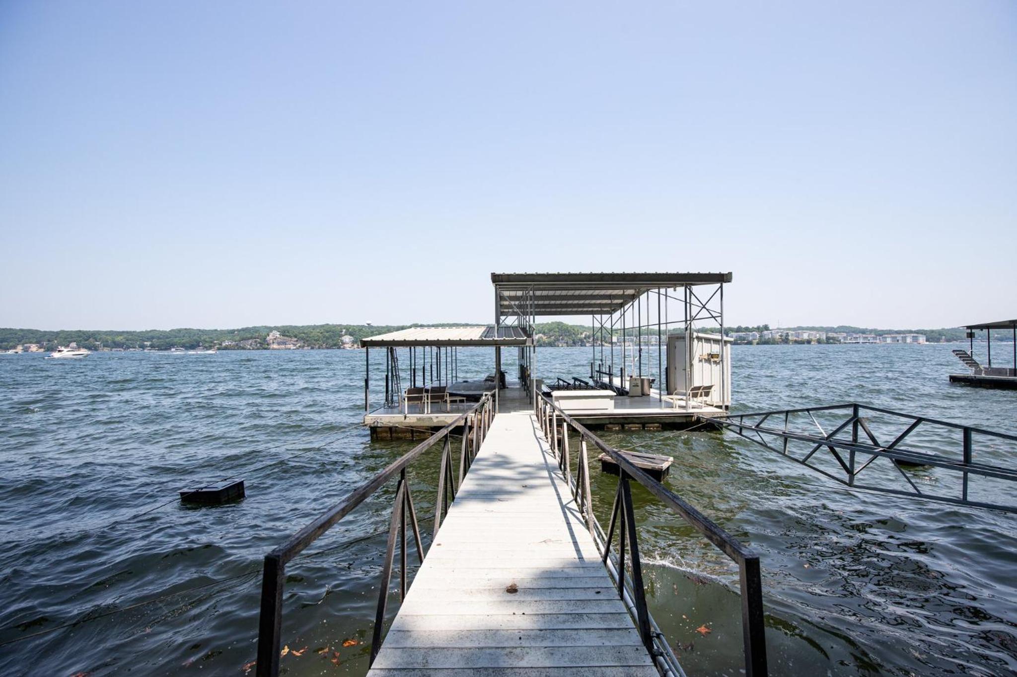 Unforgettable Views & Lakefront Firepit Nights