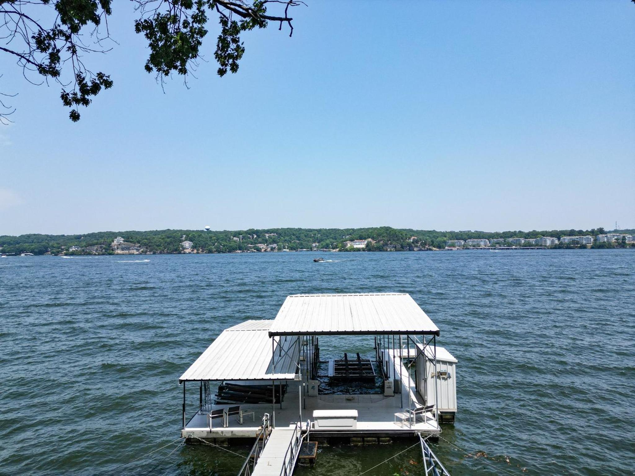 Unforgettable Views & Lakefront Firepit Nights