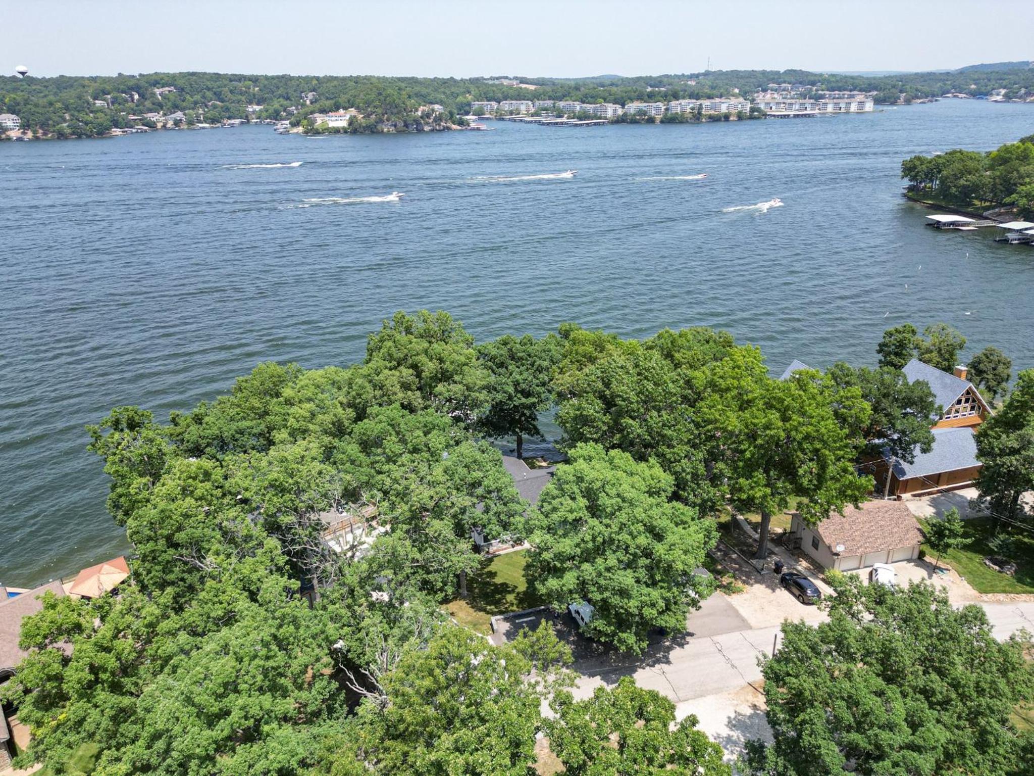 Unforgettable Views & Lakefront Firepit Nights