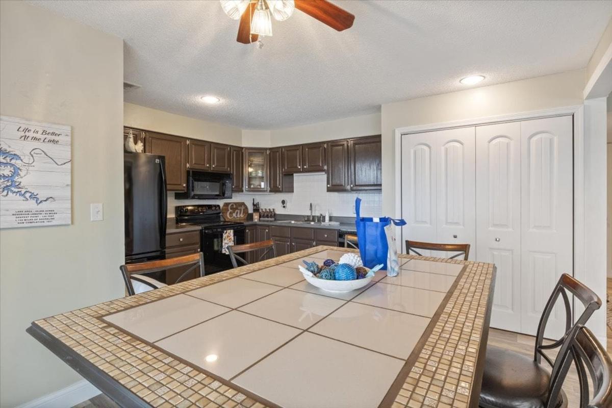 Lakefront Osage Beach Condo + Workspace w/ Pool Views