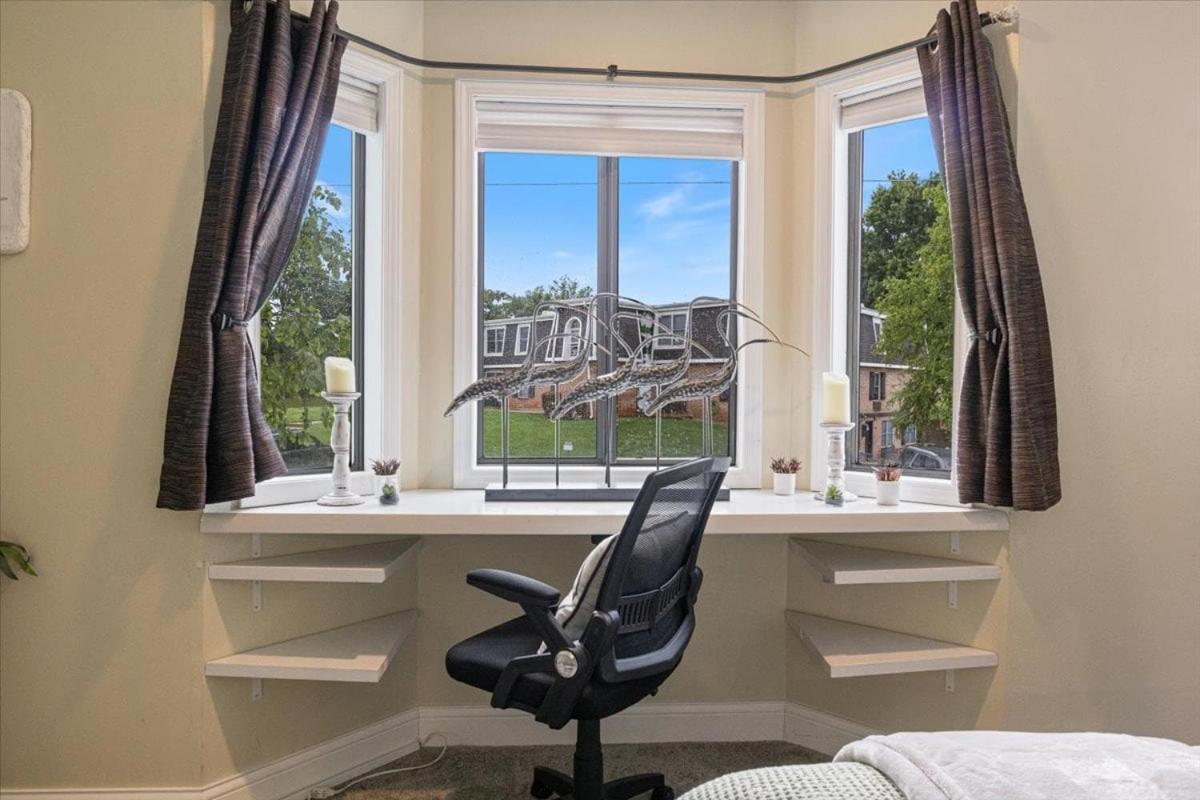 Lakefront Osage Beach Condo + Workspace w/ Pool Views