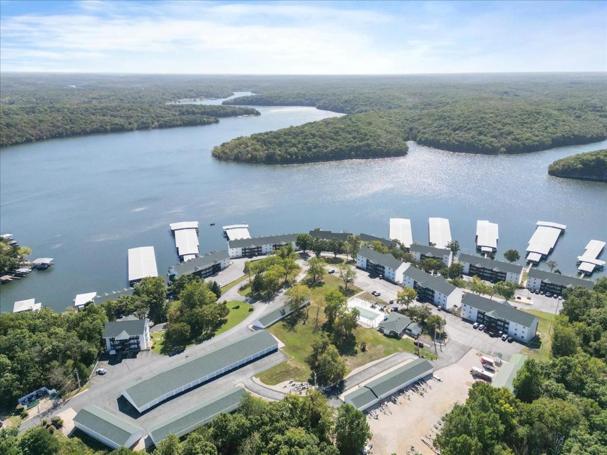 Lakefront Osage Beach Condo + Workspace w/ Pool Views