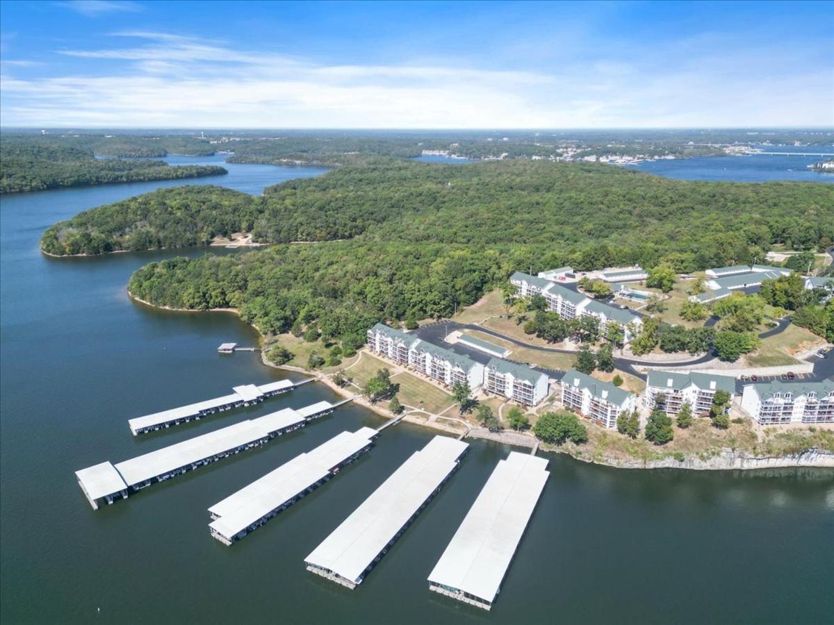 Lakefront Osage Beach Condo + Workspace w/ Pool Views