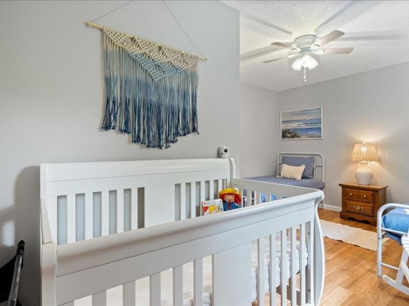 NEW! Lakefront Home -Amazing Dock -22mm -Sleeps 18