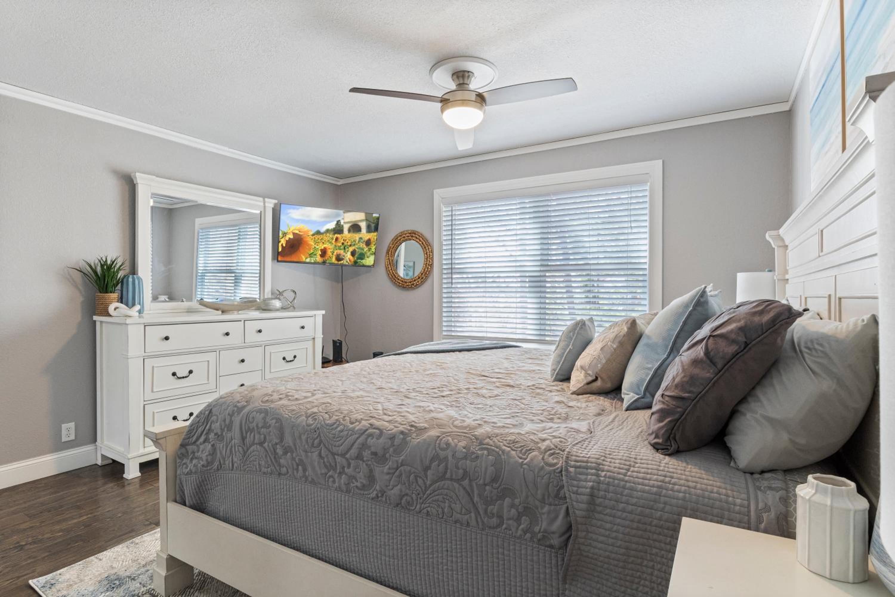 Spacious Home & Lake Access, Lake Views Throughout