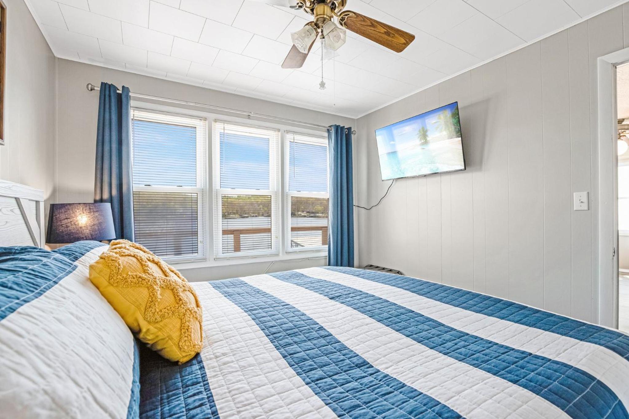 Ultimate Waterfront Getaway, Amazing Lake View