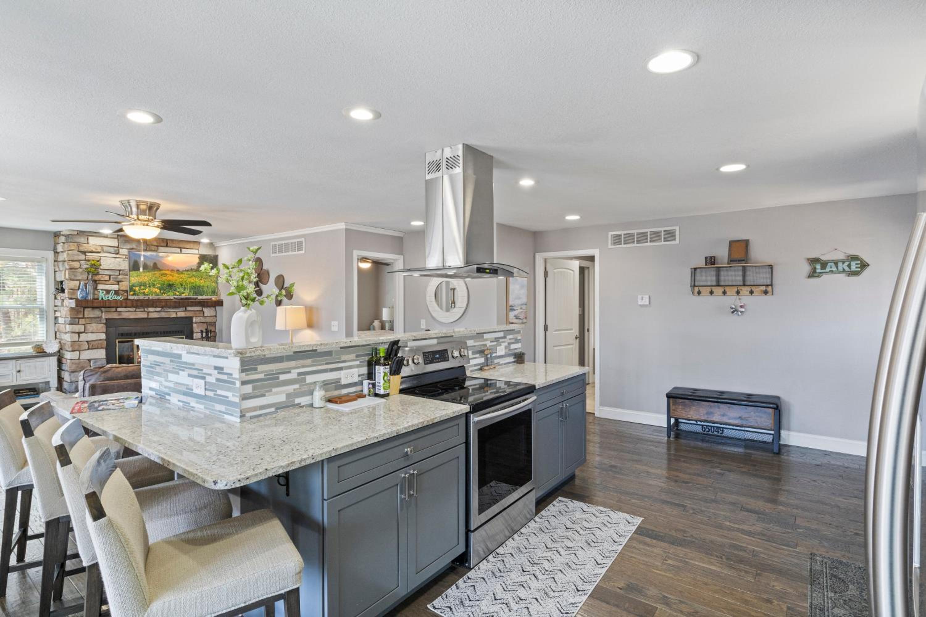 Spacious Home & Lake Access, Lake Views Throughout