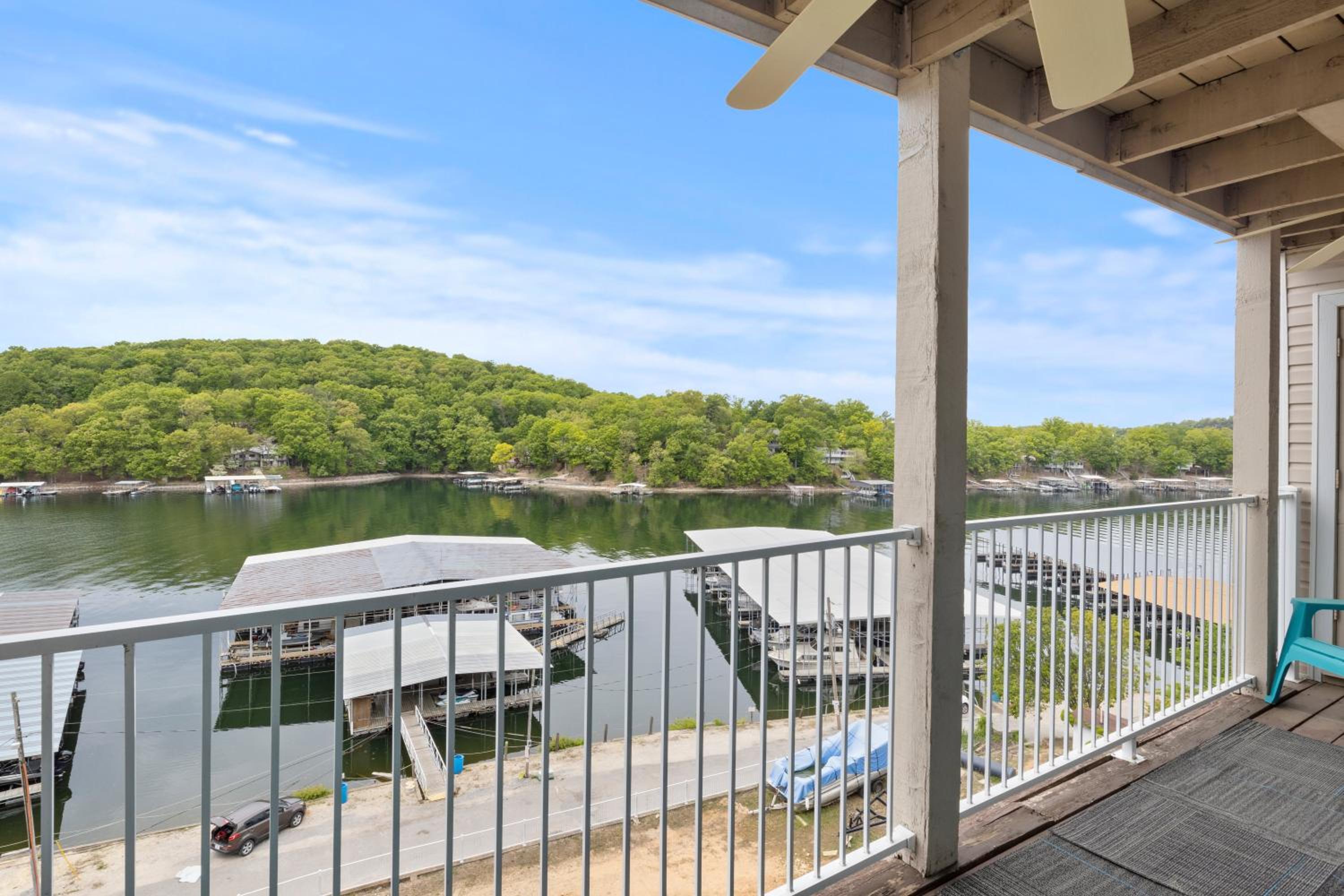 Great Views and Pool Next to Docknockers!