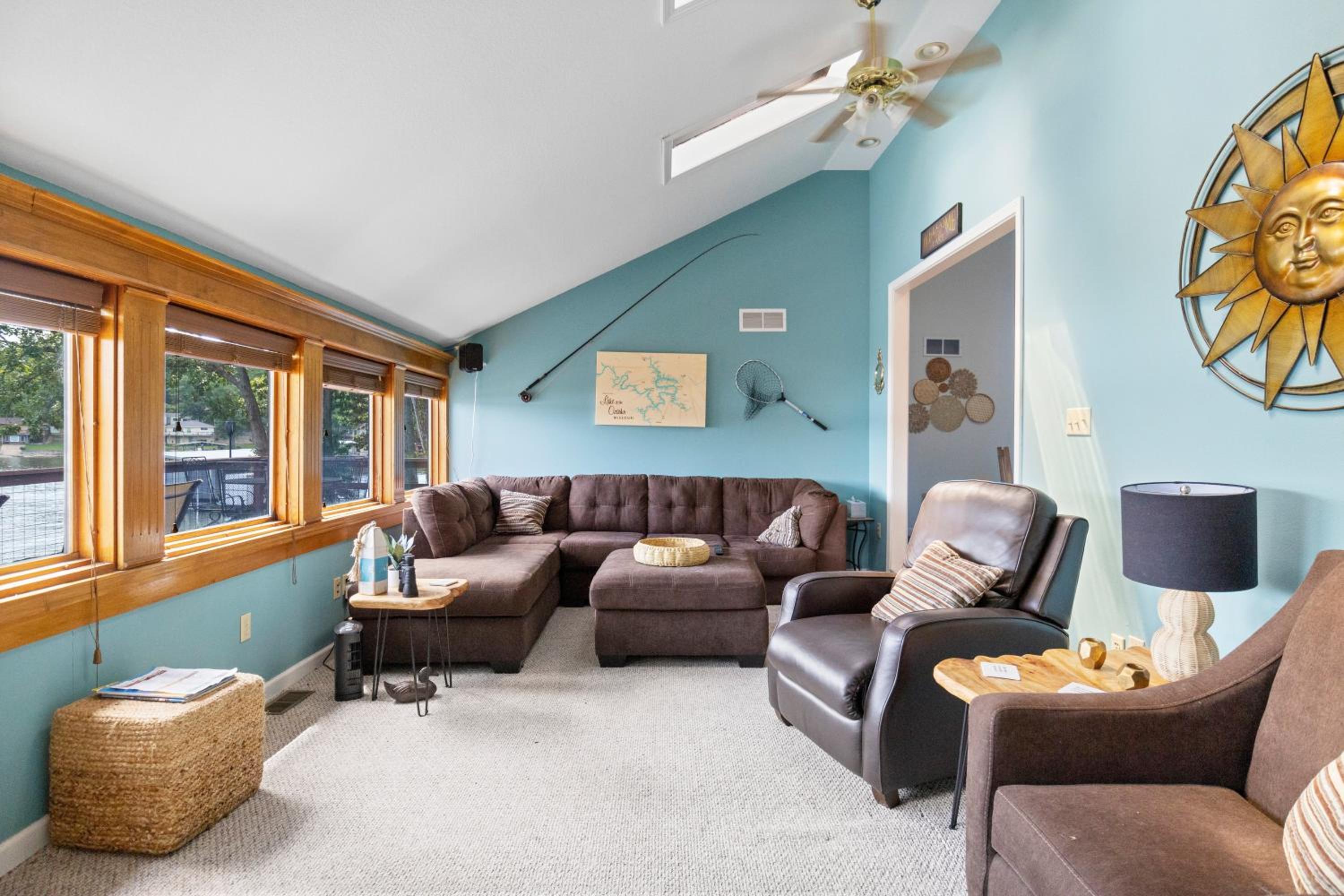 Pet-Friendly Lakefront Home in a Quiet Cove w/ Netflix, Outdoor Seating, Boat Slip