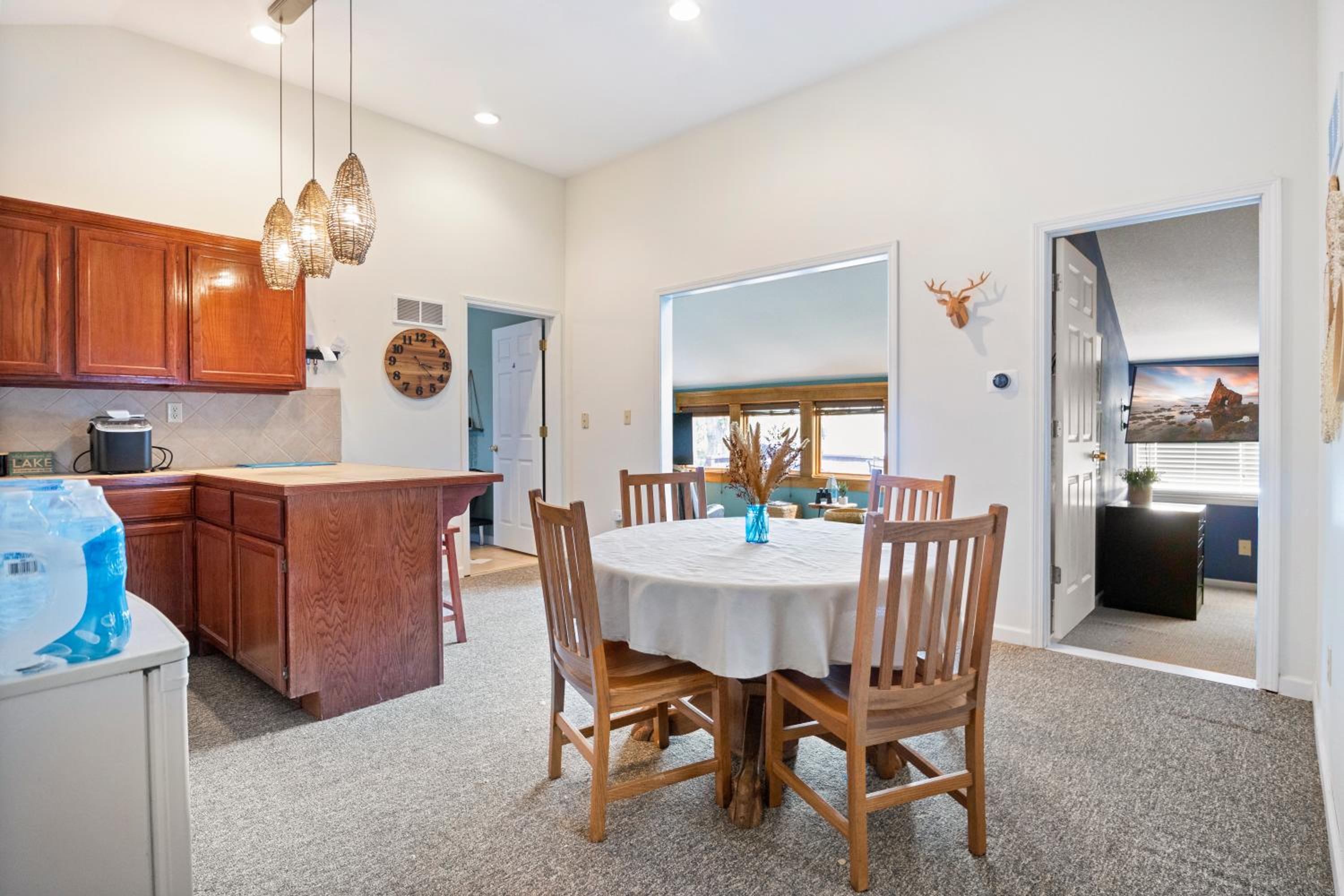 Pet-Friendly Lakefront Home in a Quiet Cove w/ Netflix, Outdoor Seating, Boat Slip