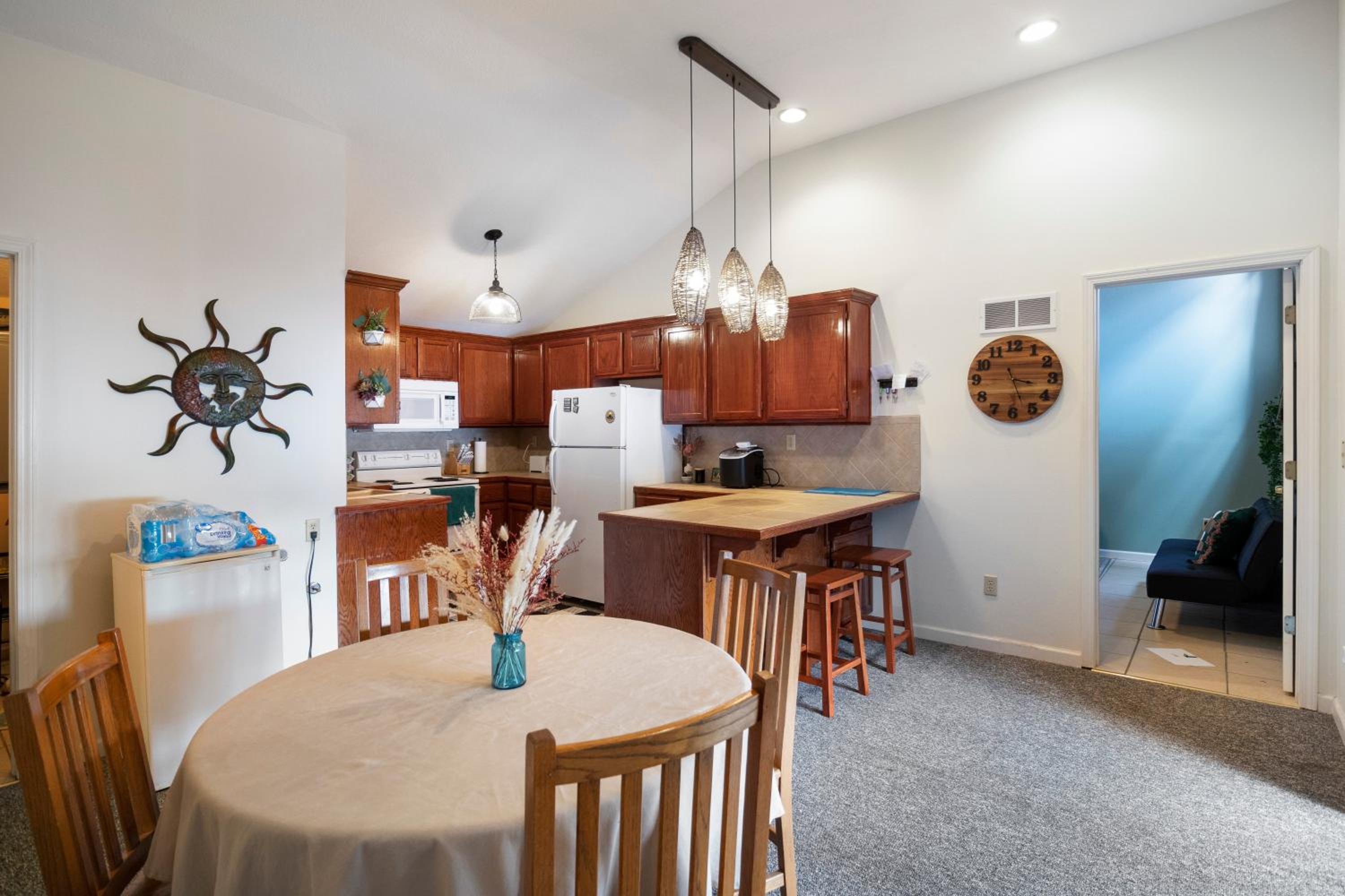 Pet-Friendly Lakefront Home in a Quiet Cove w/ Netflix, Outdoor Seating, Boat Slip