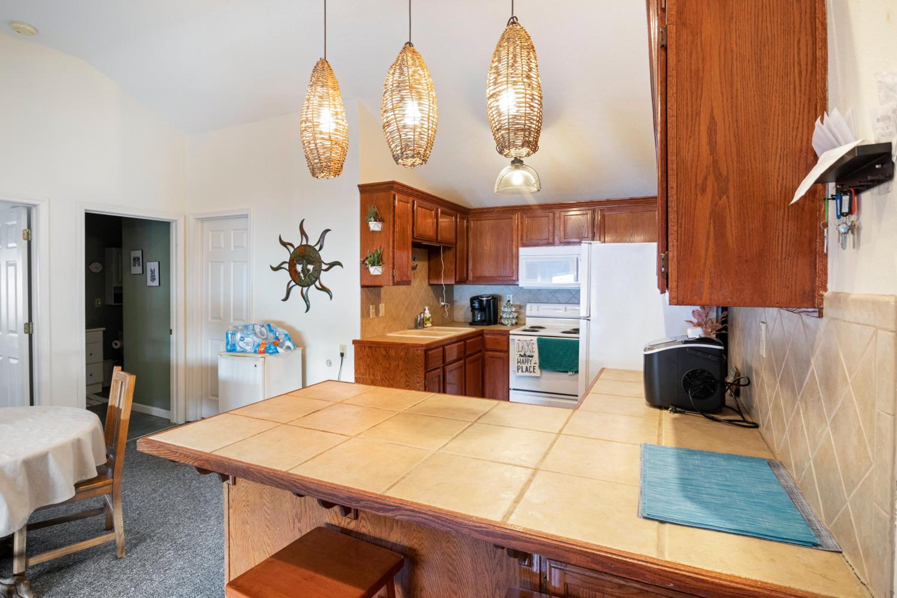 Pet-Friendly Lakefront Home in a Quiet Cove w/ Netflix, Outdoor Seating, Boat Slip