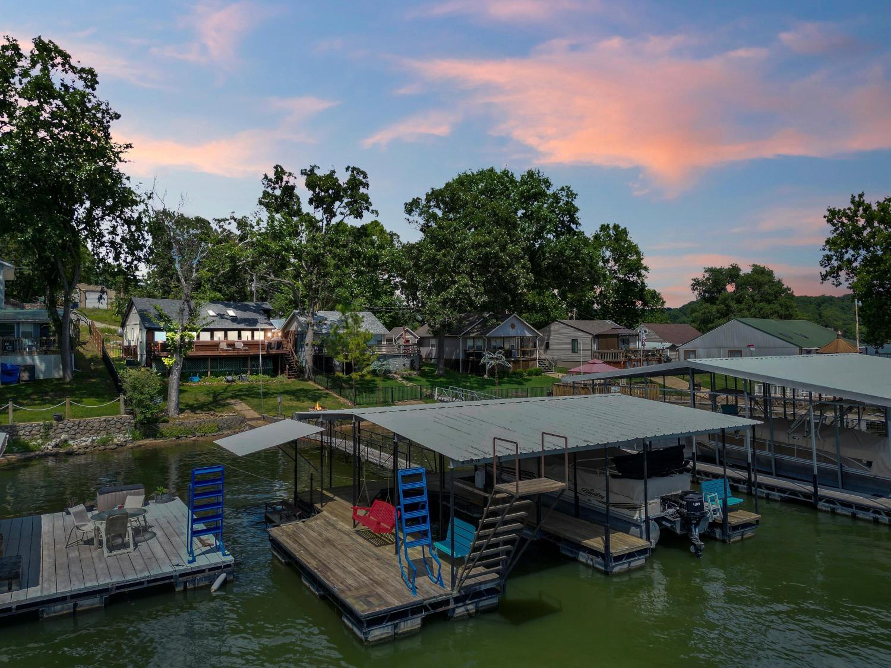 Pet-Friendly Lakefront Home in a Quiet Cove w/ Netflix, Outdoor Seating, Boat Slip