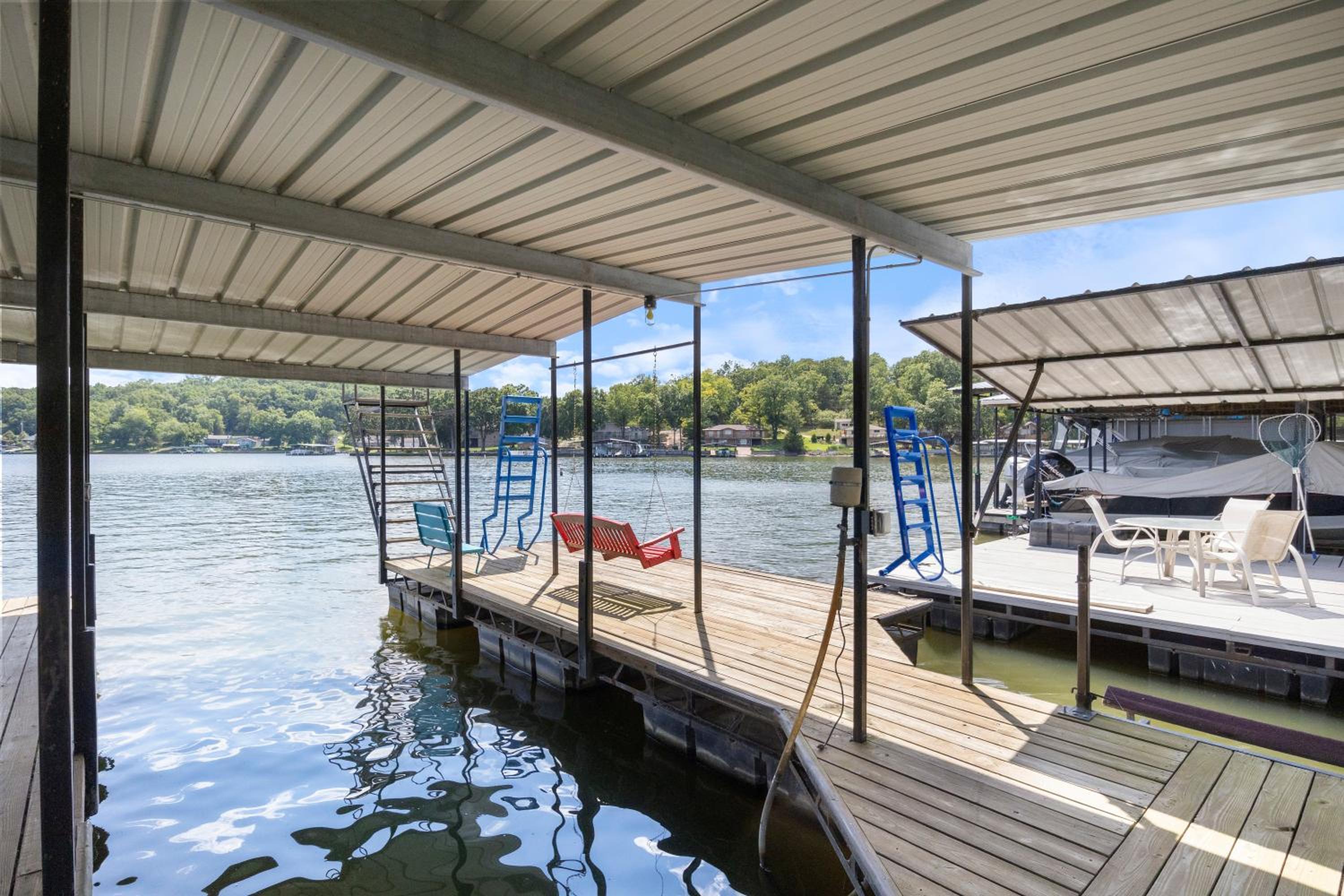 Pet-Friendly Lakefront Home in a Quiet Cove w/ Netflix, Outdoor Seating, Boat Slip