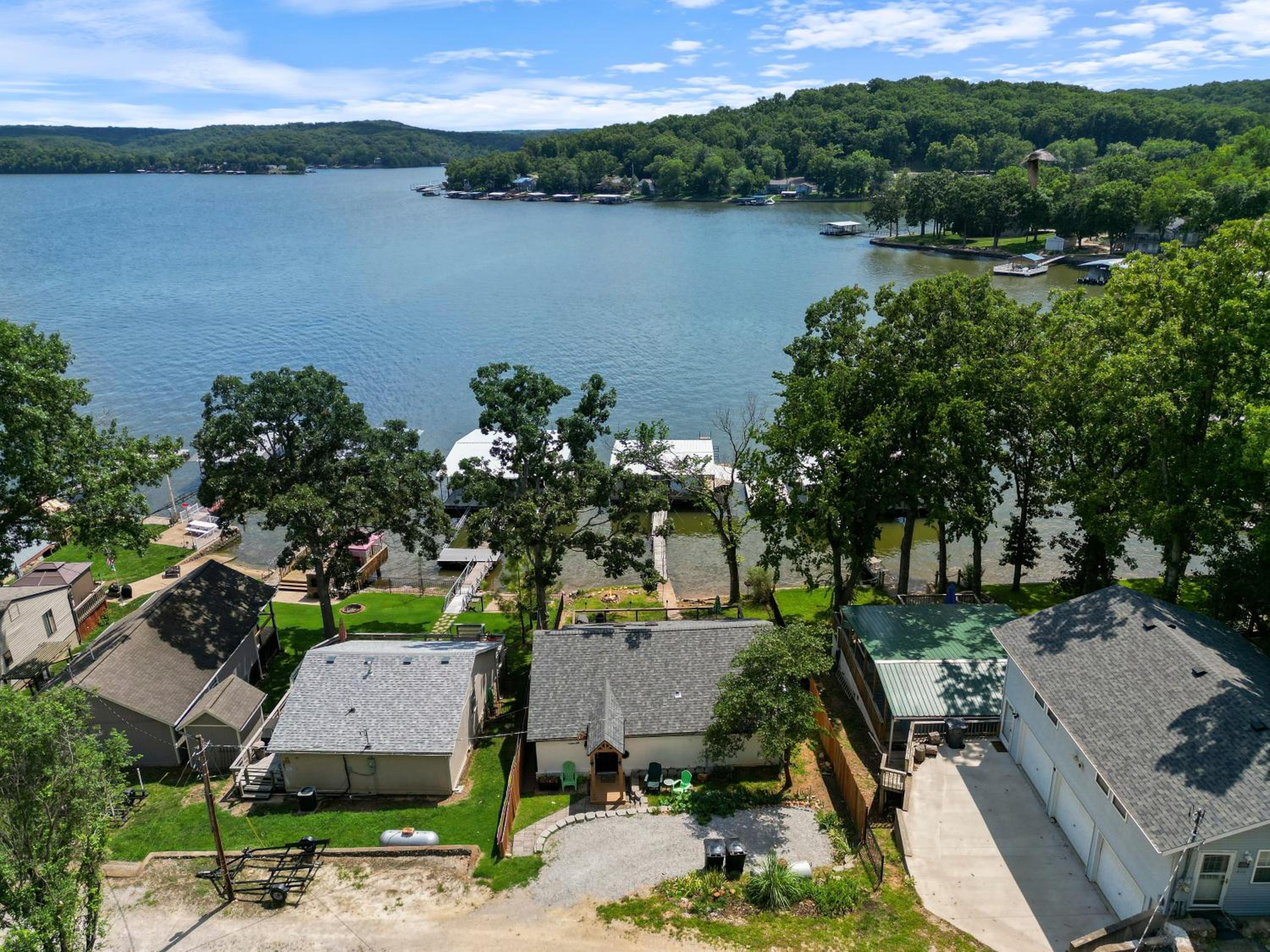 Pet-Friendly Lakefront Home in a Quiet Cove w/ Netflix, Outdoor Seating, Boat Slip