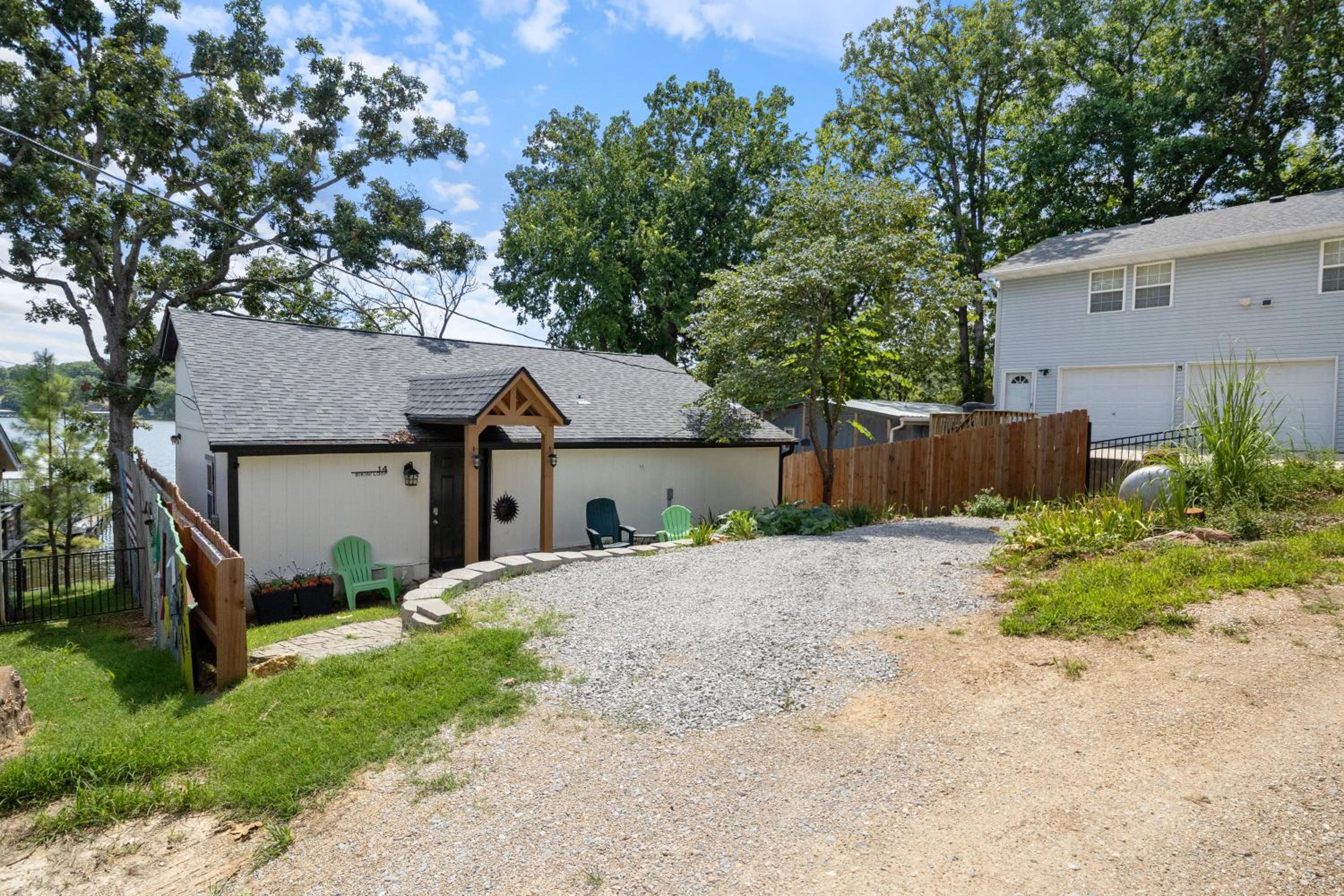 Pet-Friendly Lakefront Home in a Quiet Cove w/ Netflix, Outdoor Seating, Boat Slip