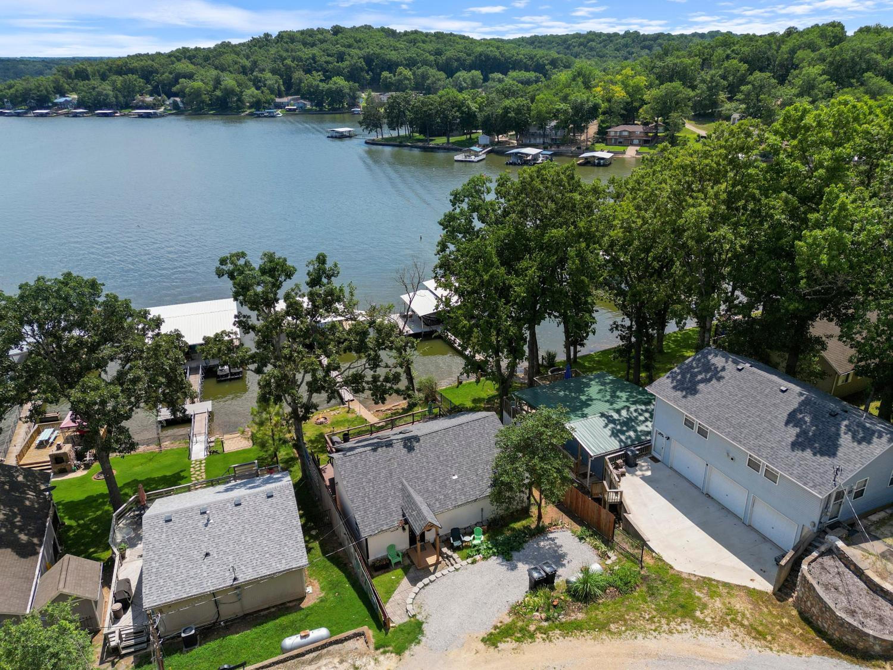 Pet-Friendly Lakefront Home in a Quiet Cove w/ Netflix, Outdoor Seating, Boat Slip