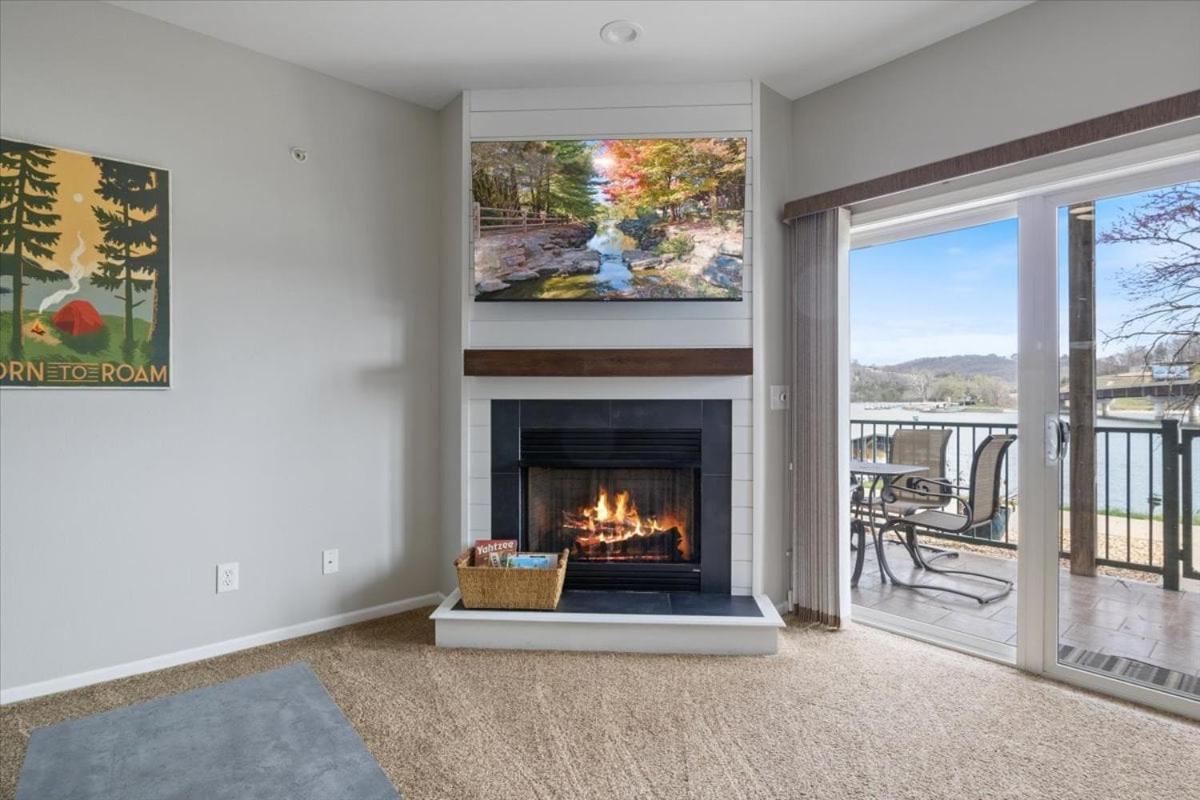 Steps to Water, Serene View, Updated Condo Family Fun w/ 3 Pools in Camdenton