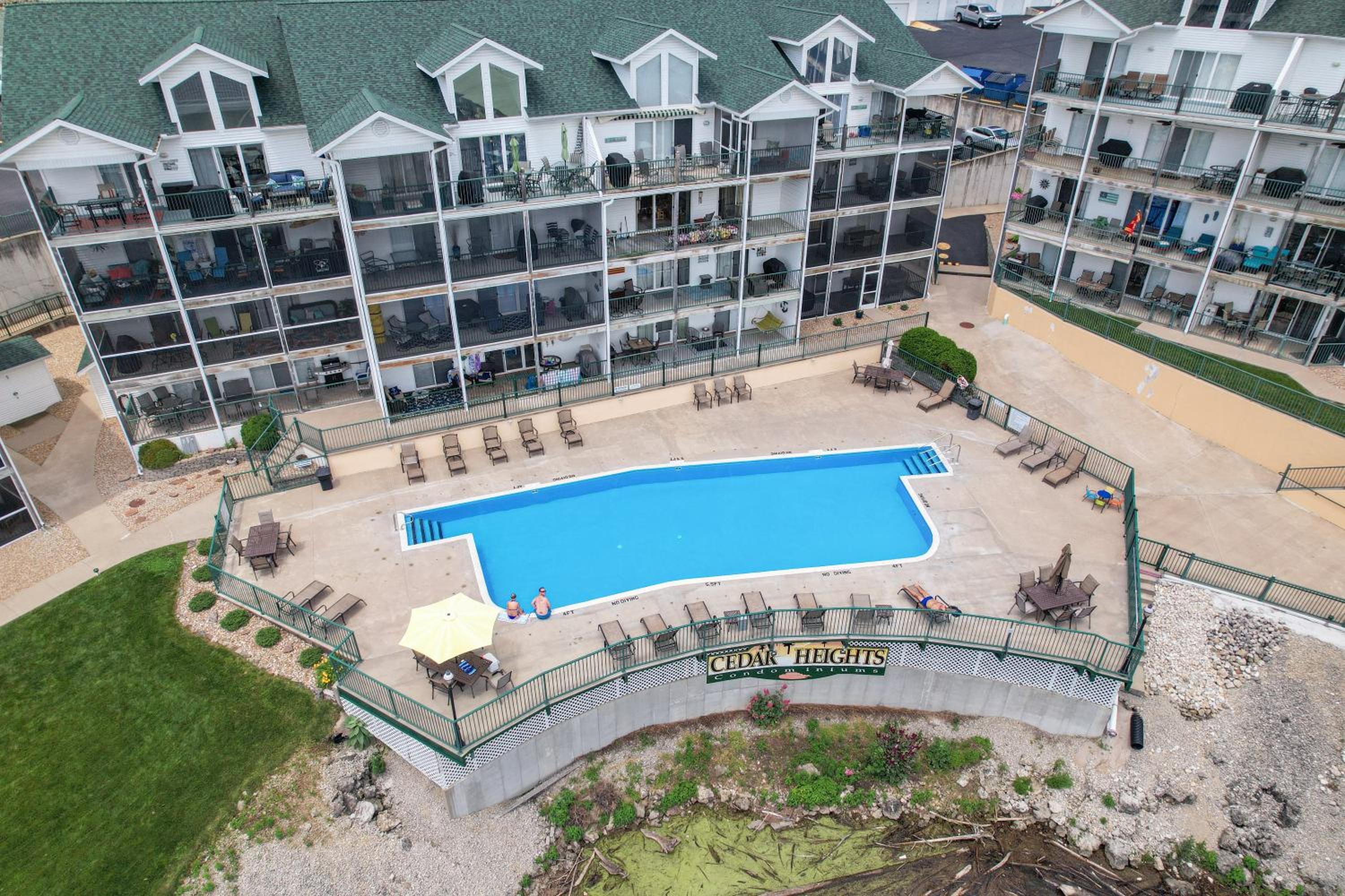 Steps to Water, Serene View, Updated Condo Family Fun w/ 3 Pools in Camdenton