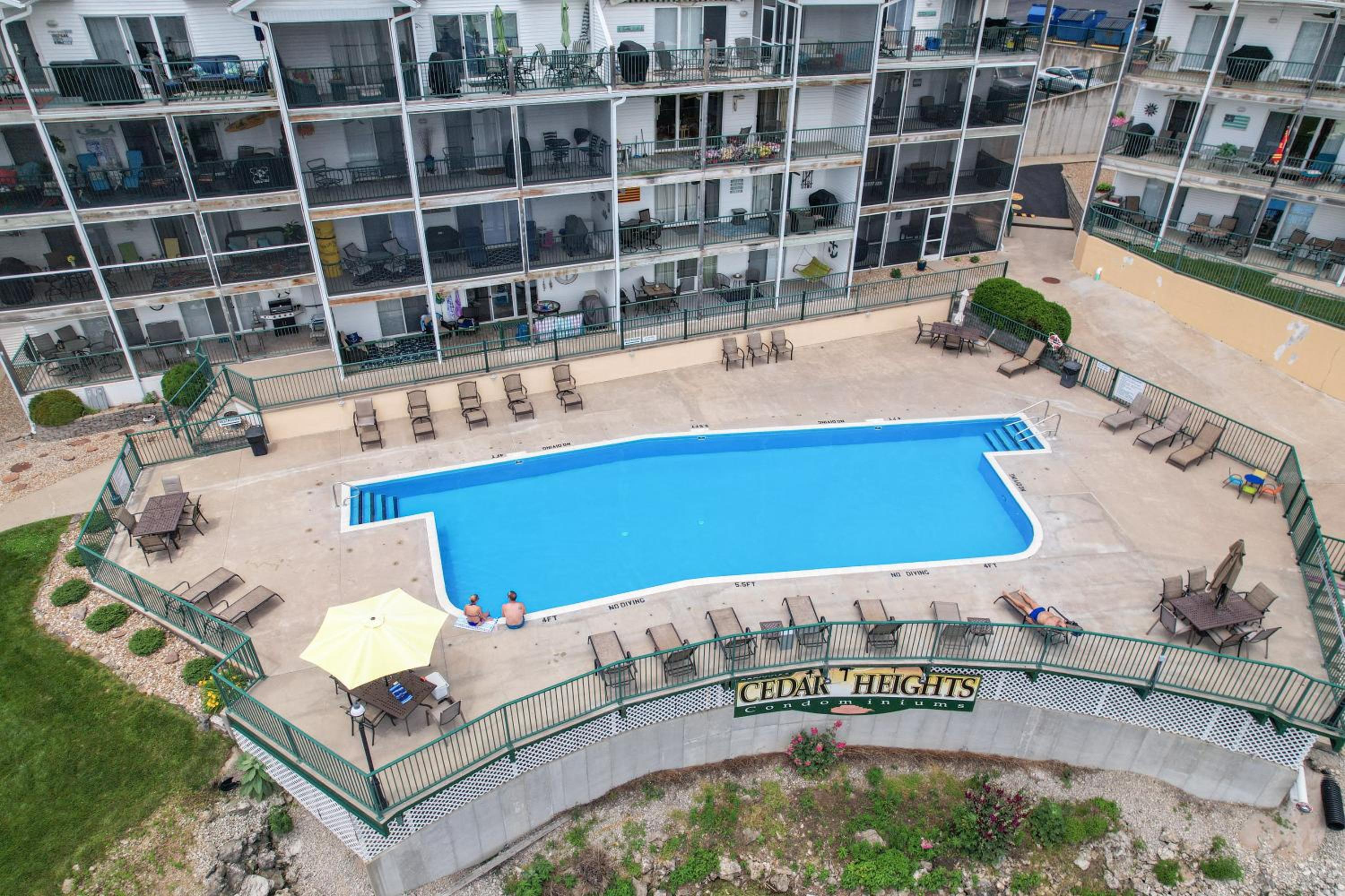 Steps to Water, Serene View, Updated Condo Family Fun w/ 3 Pools in Camdenton
