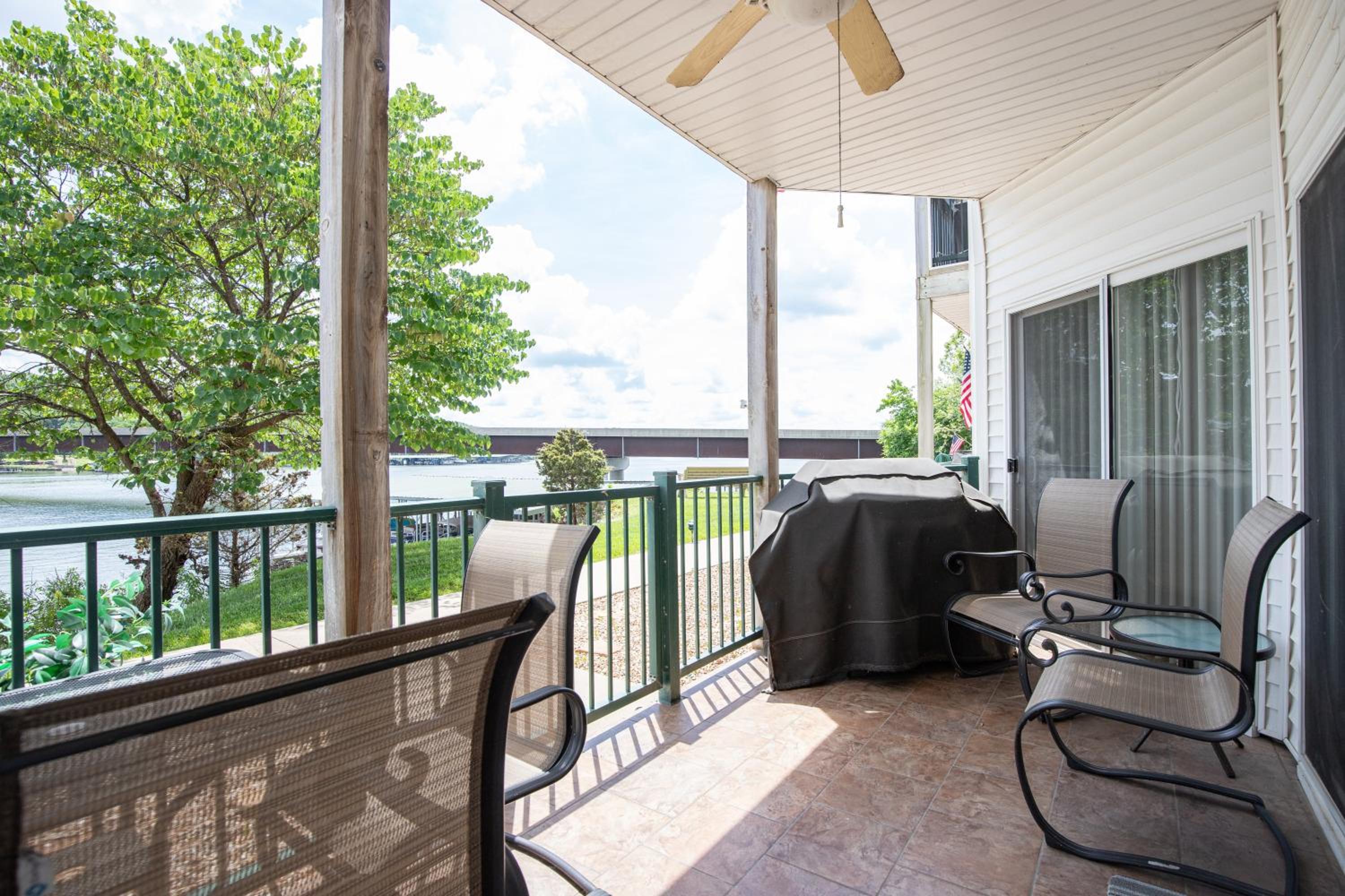 Steps to Water, Serene View, Updated Condo Family Fun w/ 3 Pools in Camdenton