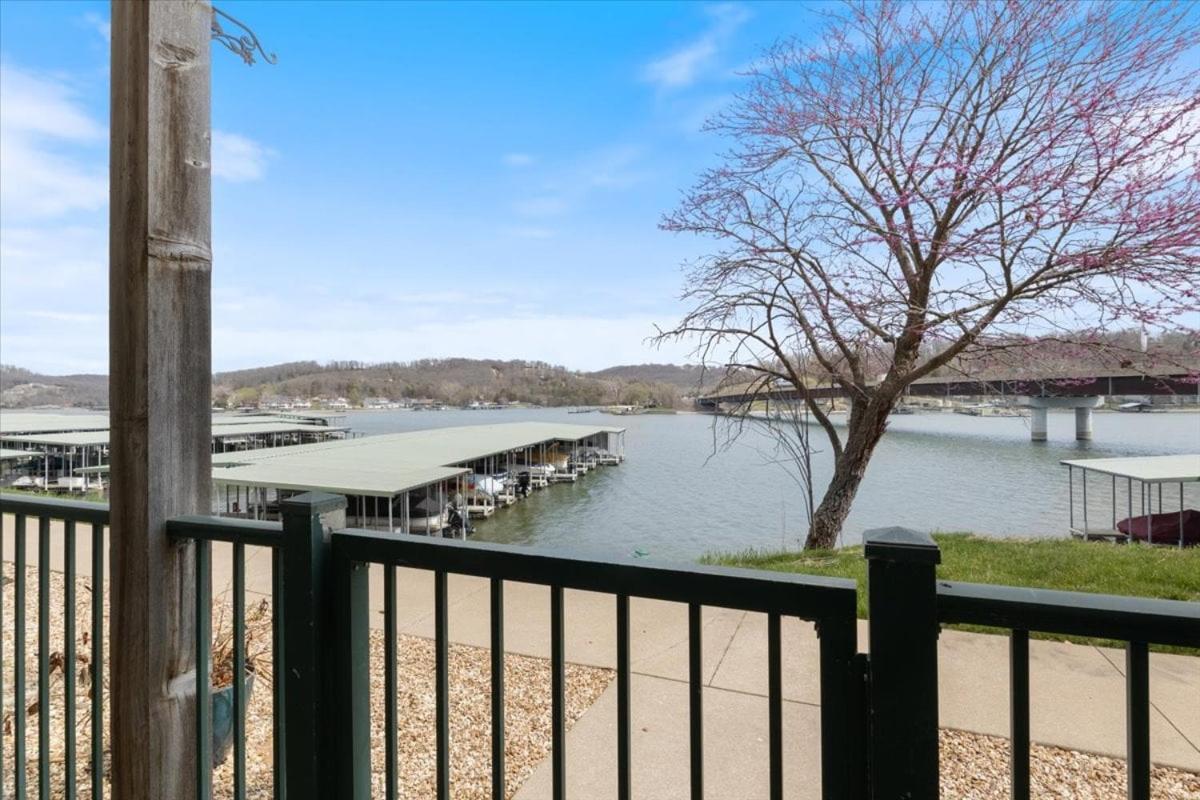 Steps to Water, Serene View, Updated Condo Family Fun w/ 3 Pools in Camdenton