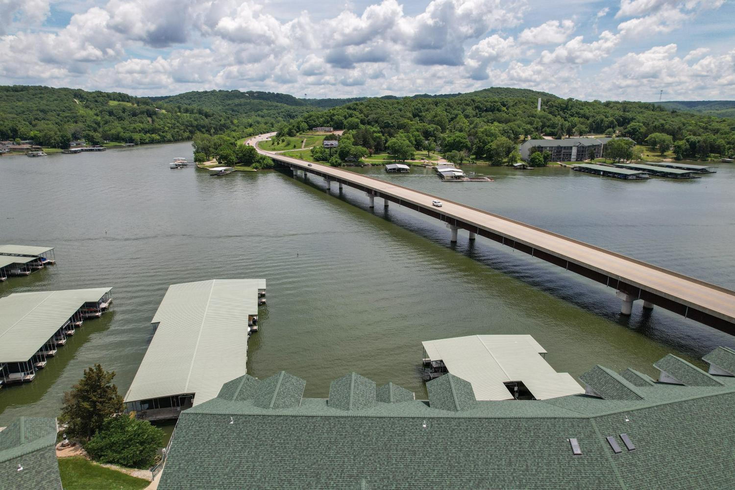 Steps to Water, Serene View, Updated Condo Family Fun w/ 3 Pools in Camdenton