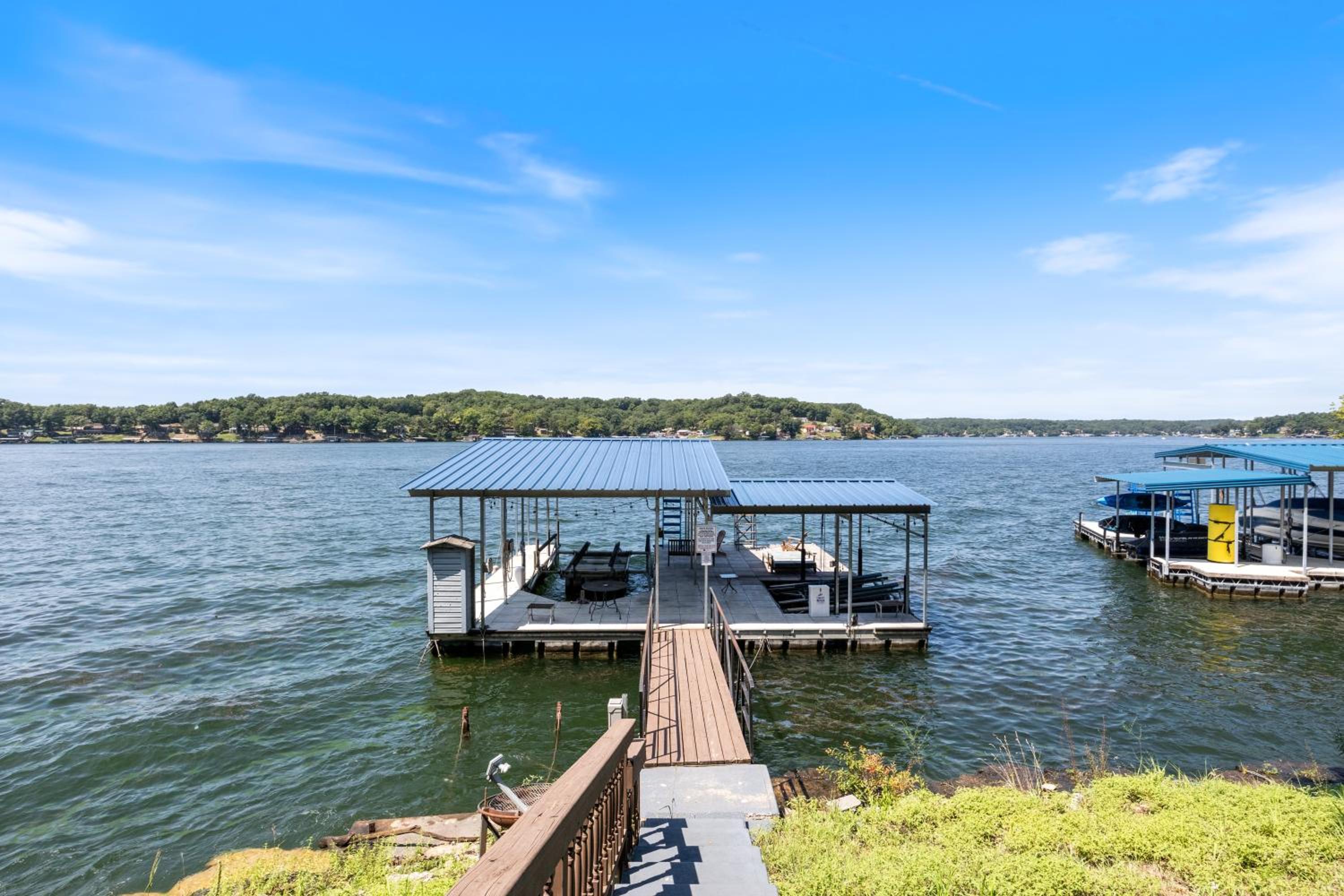 Stunning Sunsets, Vibrant Bars and Restaurants at the Waterfront