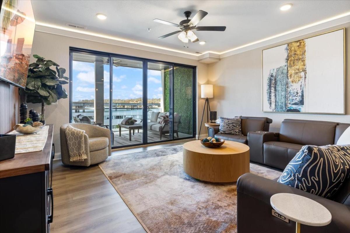 Upscale Lakeside Condo with Extraordinary Amenities at Topsider in Osage Beach 19mm