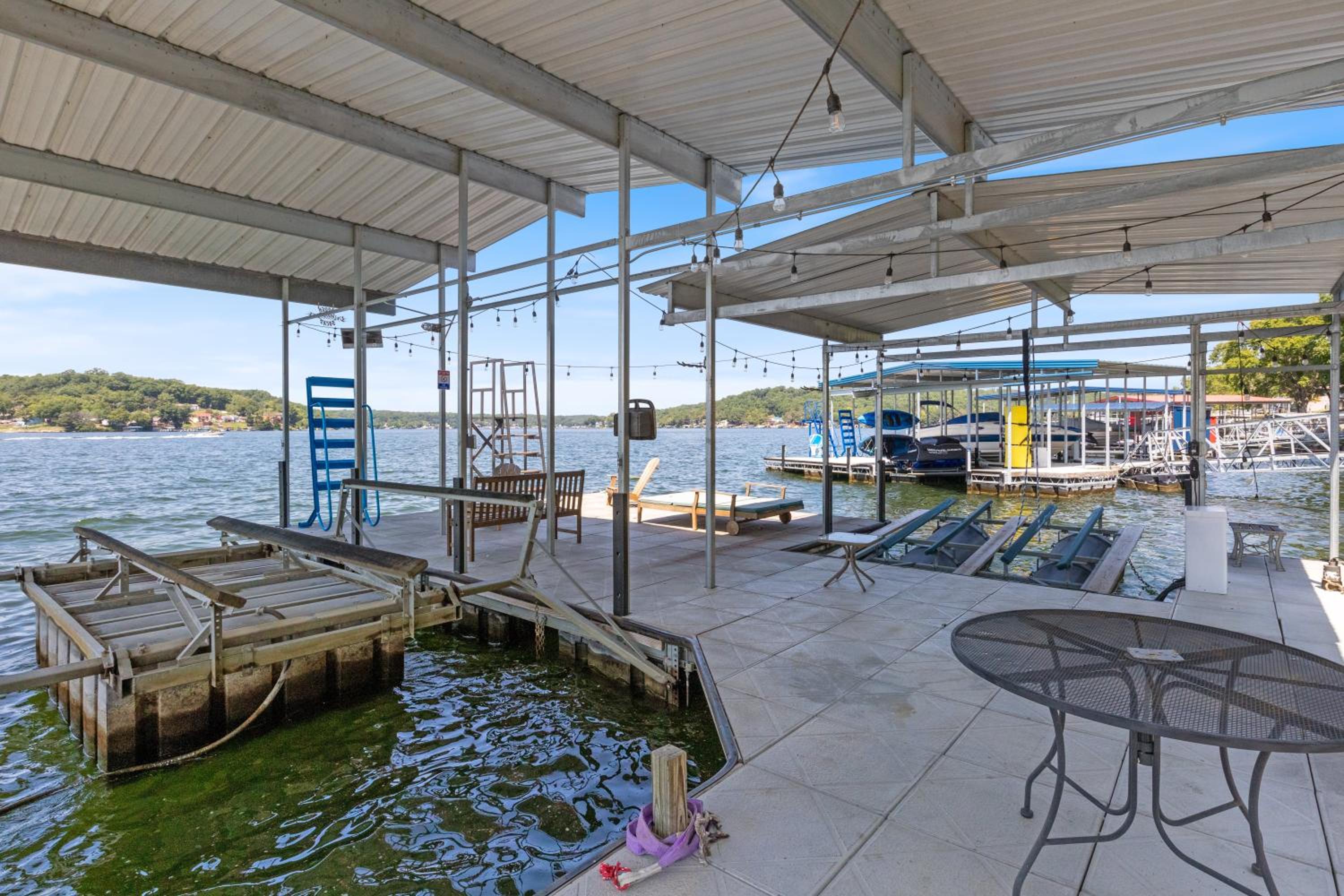 Stunning Sunsets, Vibrant Bars and Restaurants at the Waterfront
