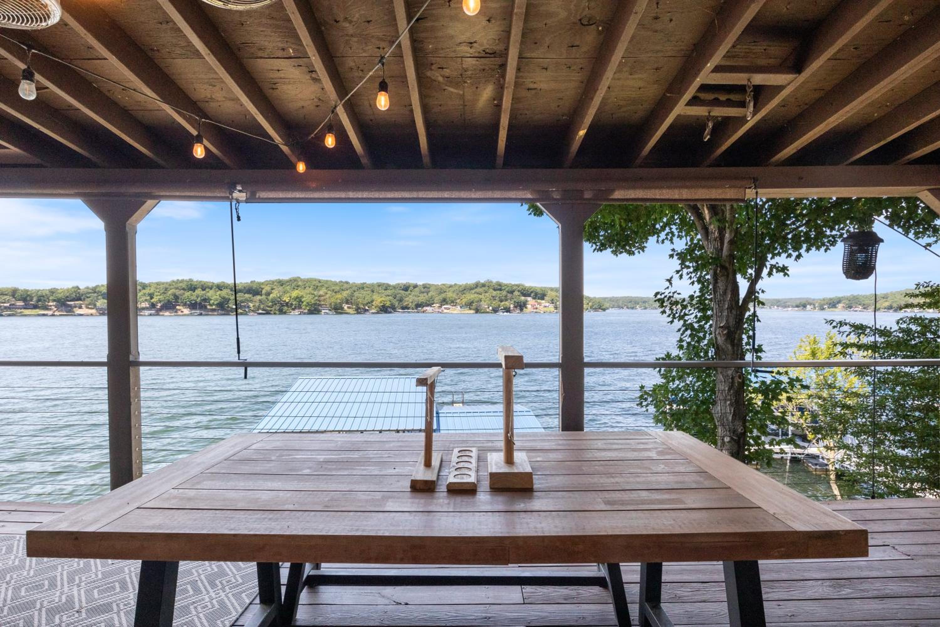 Stunning Sunsets, Vibrant Bars and Restaurants at the Waterfront