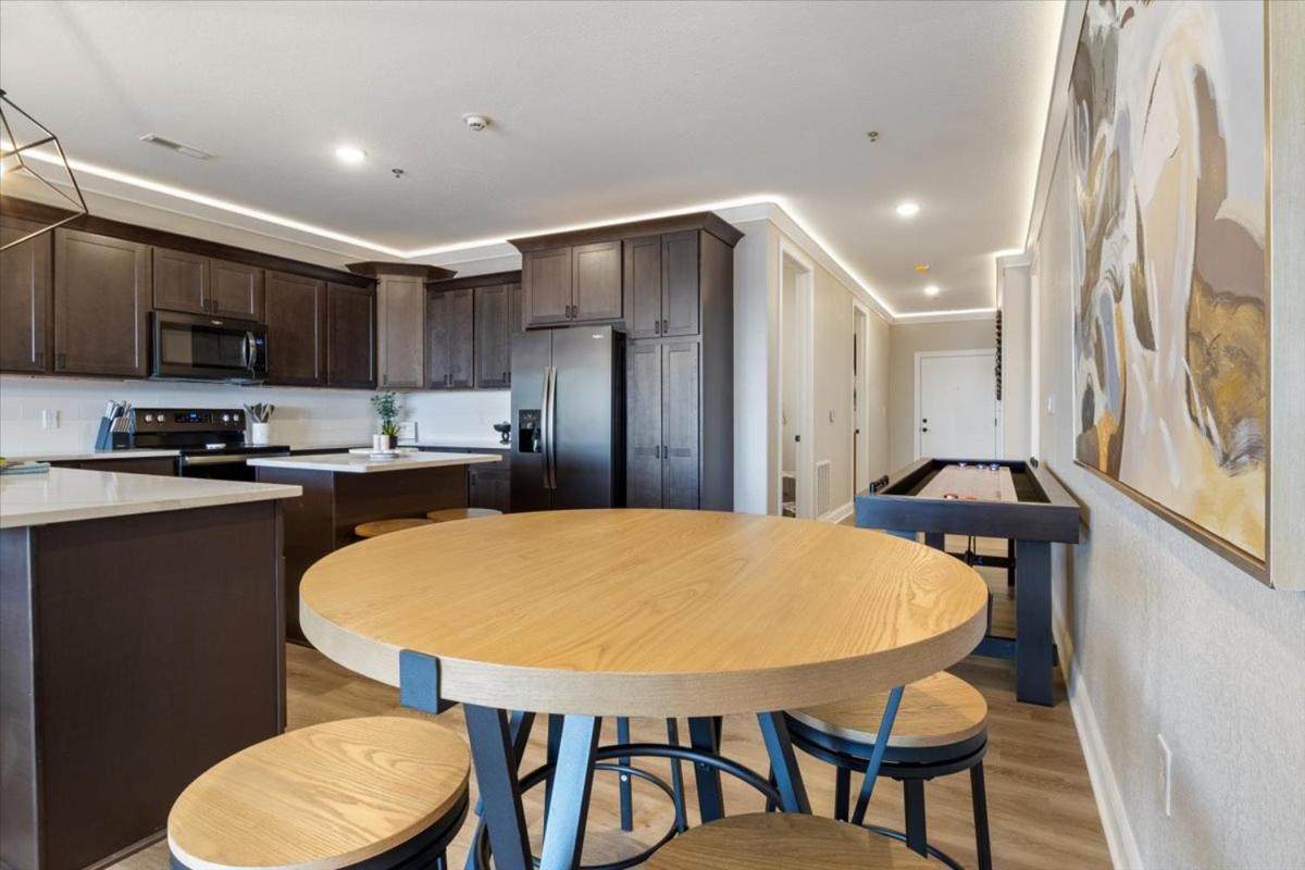 Upscale Lakeside Condo with Extraordinary Amenities at Topsider in Osage Beach 19mm