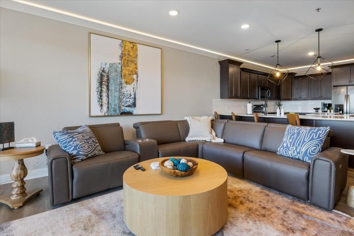 Upscale Lakeside Condo with Extraordinary Amenities at Topsider in Osage Beach 19mm