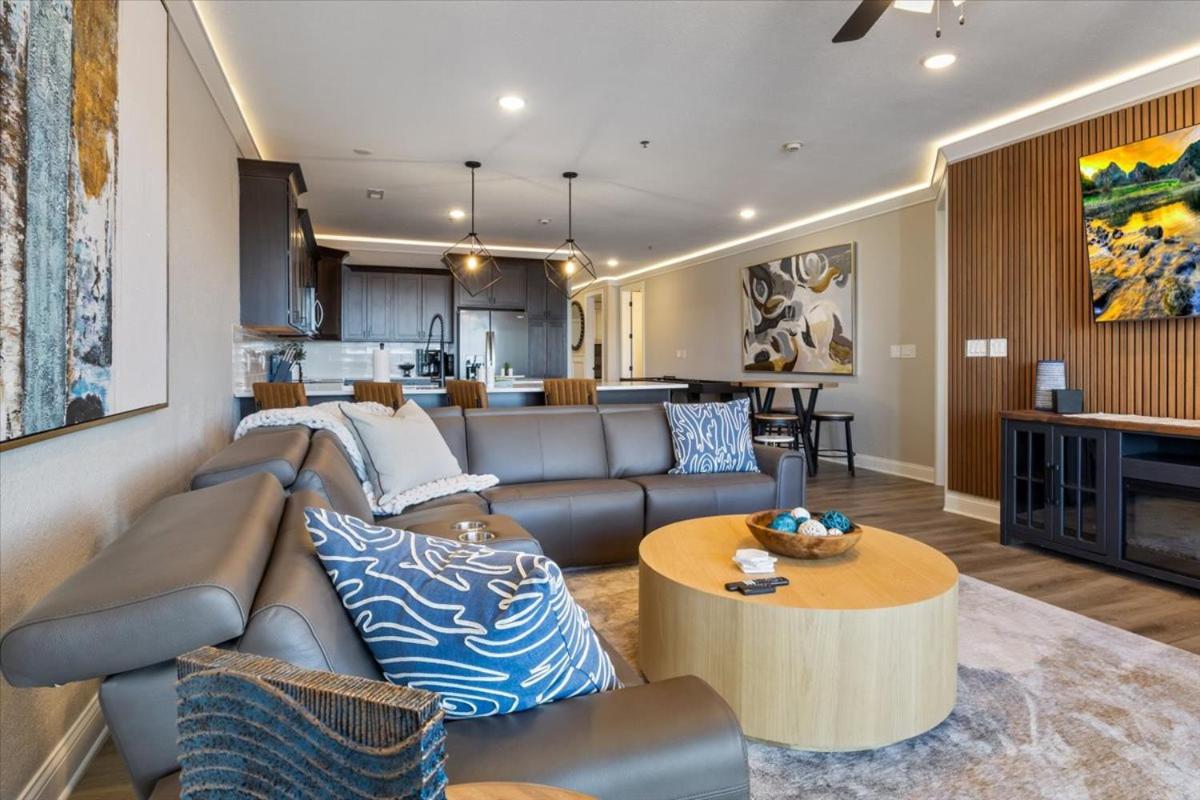Upscale Lakeside Condo with Extraordinary Amenities at Topsider in Osage Beach 19mm