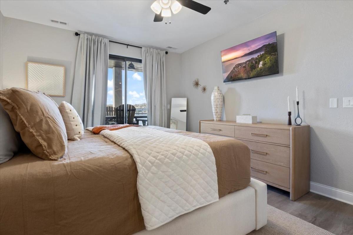 Upscale Lakeside Condo with Extraordinary Amenities at Topsider in Osage Beach 19mm