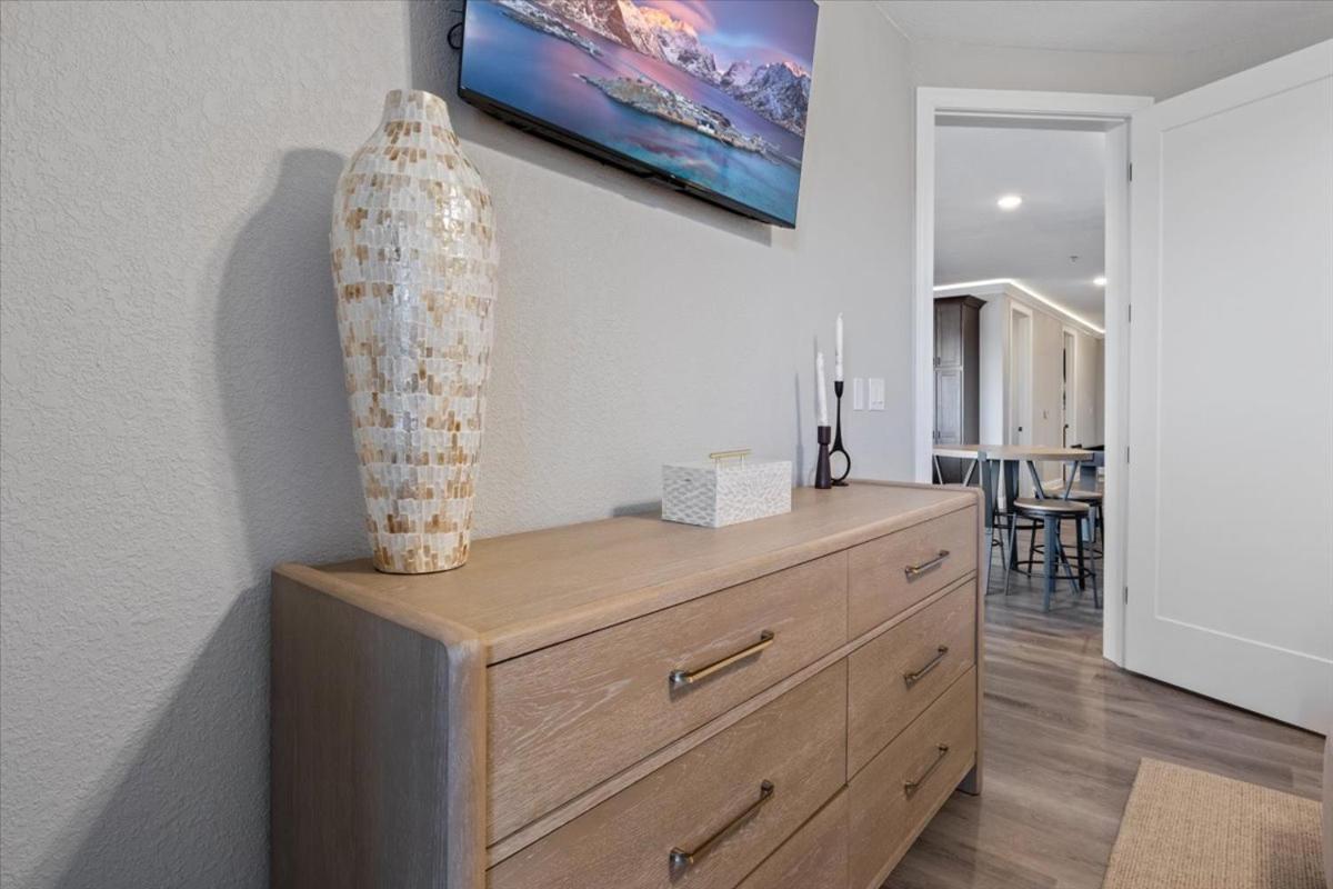Upscale Lakeside Condo with Extraordinary Amenities at Topsider in Osage Beach 19mm