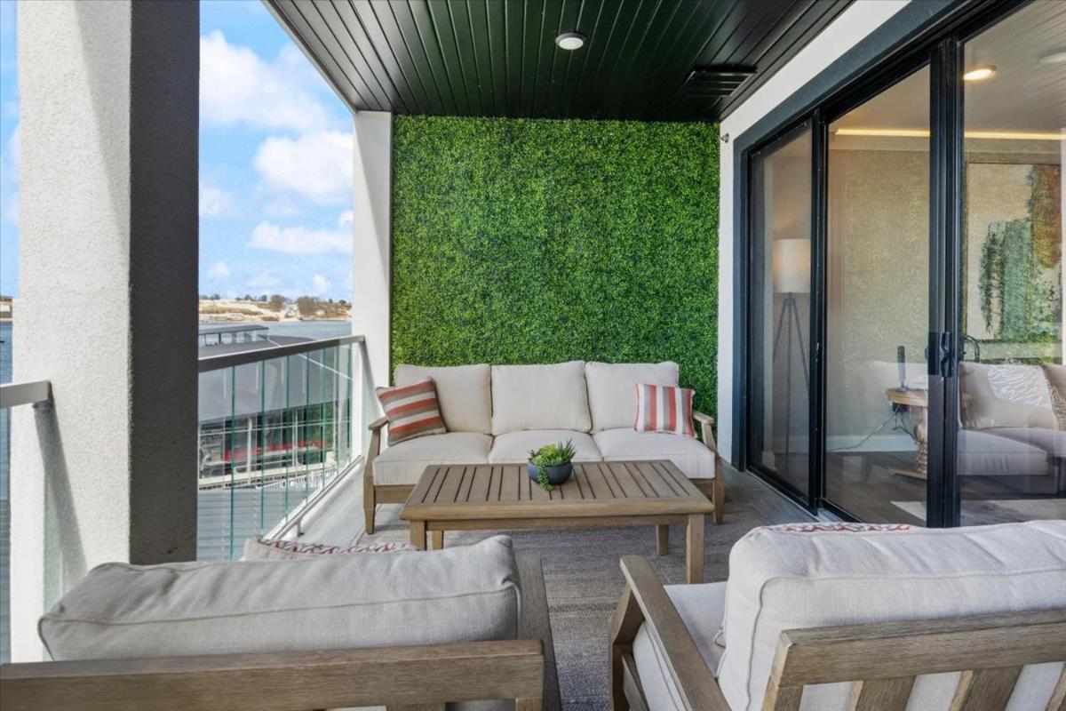 Upscale Lakeside Condo with Extraordinary Amenities at Topsider in Osage Beach 19mm