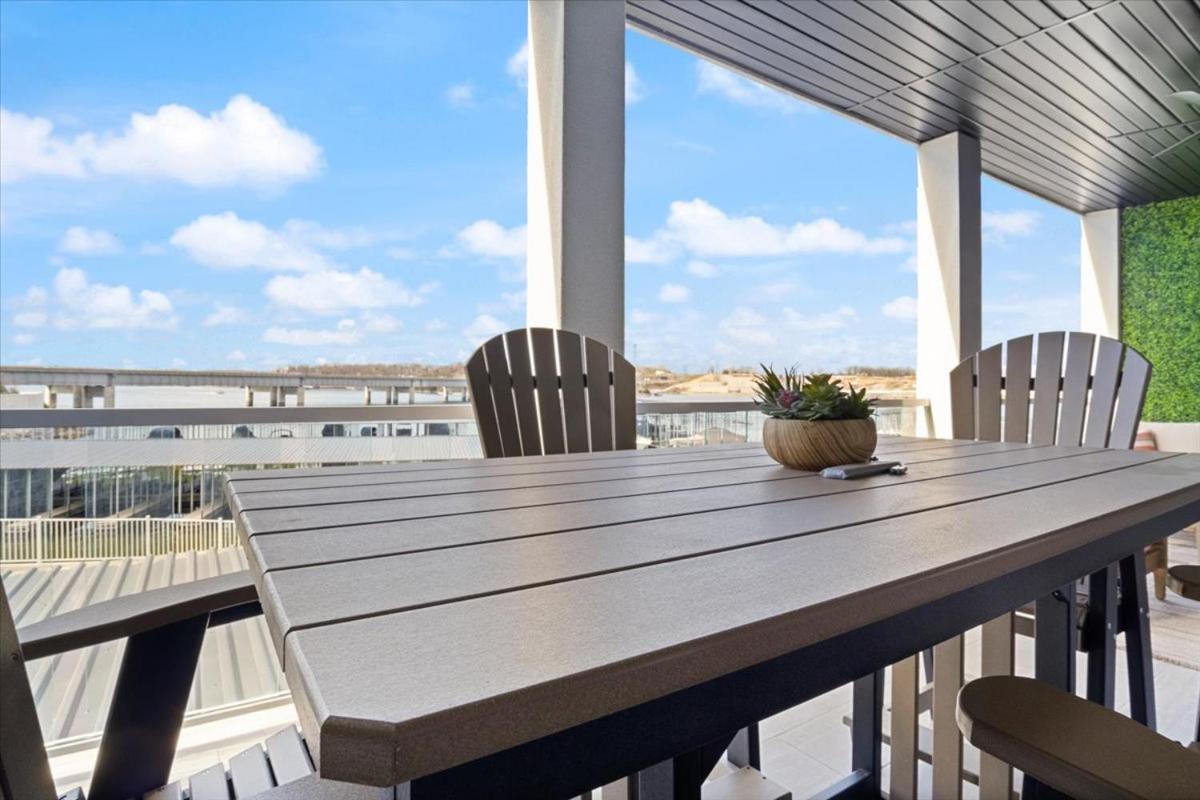 Upscale Lakeside Condo with Extraordinary Amenities at Topsider in Osage Beach 19mm