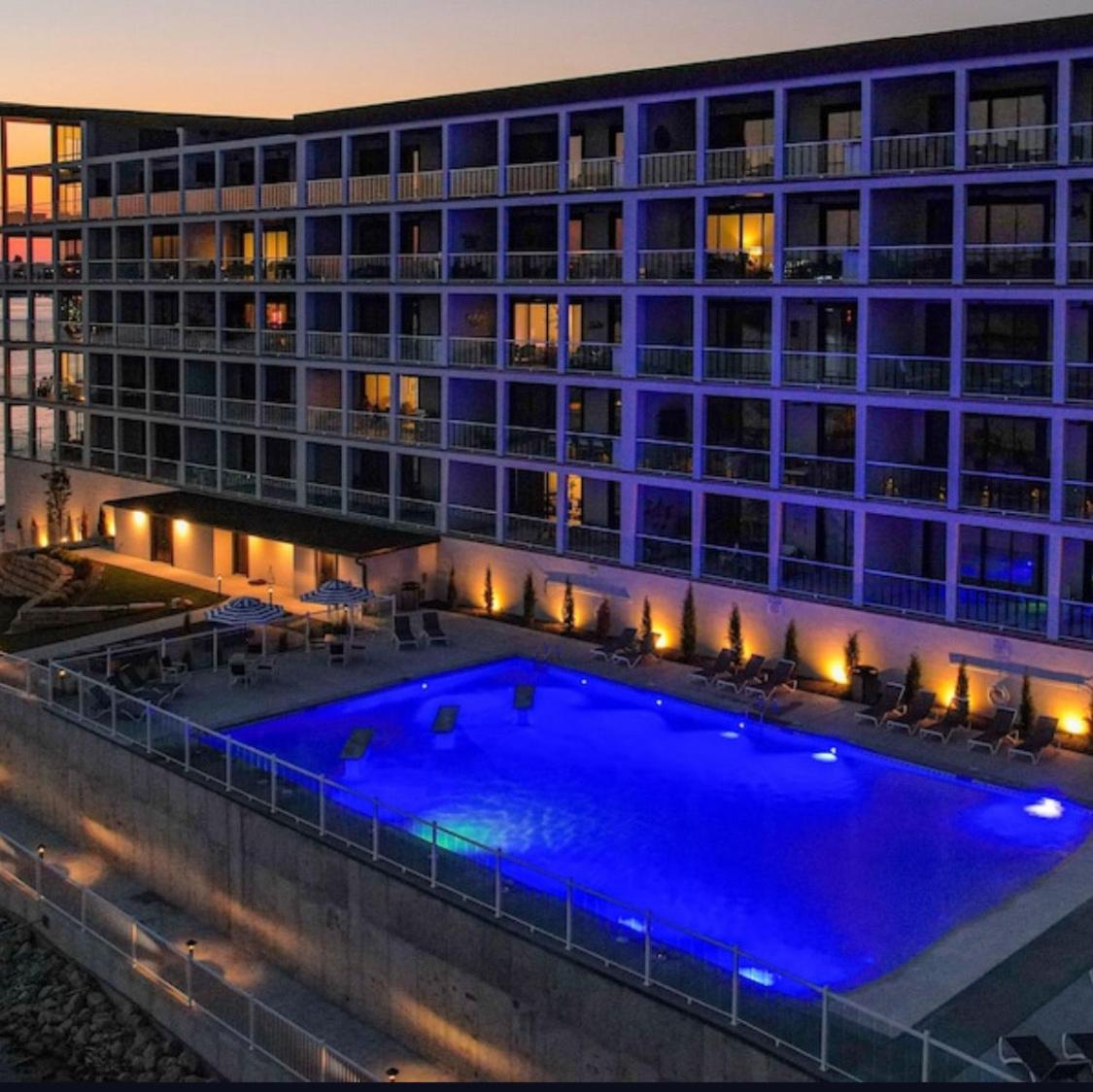 Upscale Lakeside Condo with Extraordinary Amenities at Topsider in Osage Beach 19mm