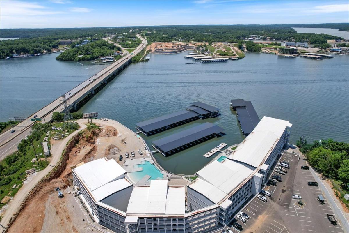 Upscale Lakeside Condo with Extraordinary Amenities at Topsider in Osage Beach 19mm