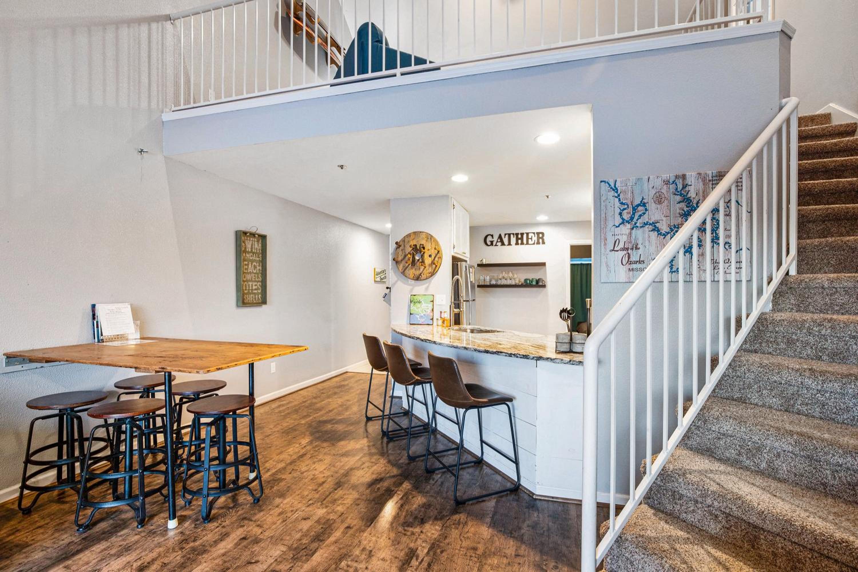 Penthouse Living In The Heart of the State Park