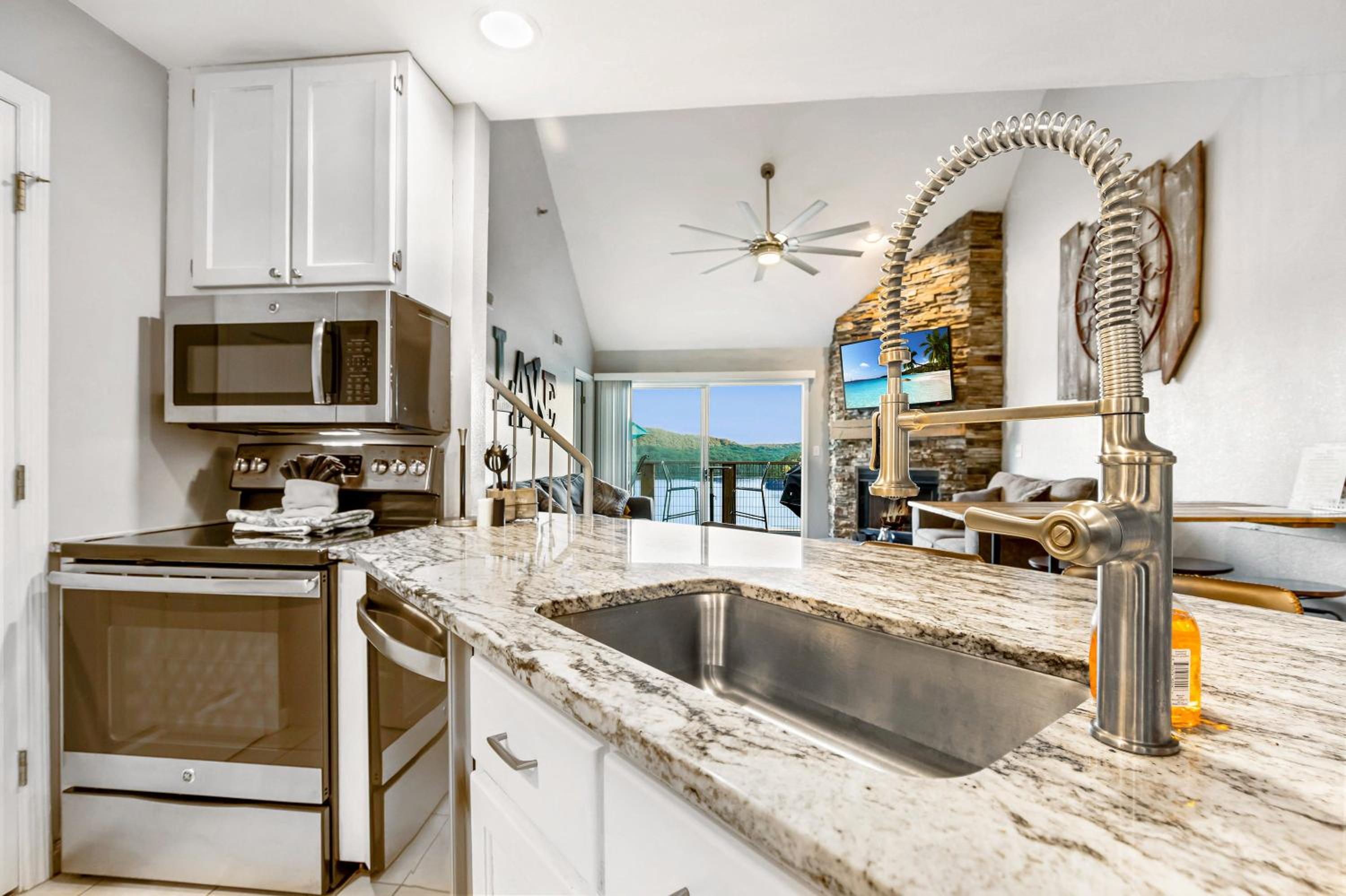 Penthouse Living In The Heart of the State Park