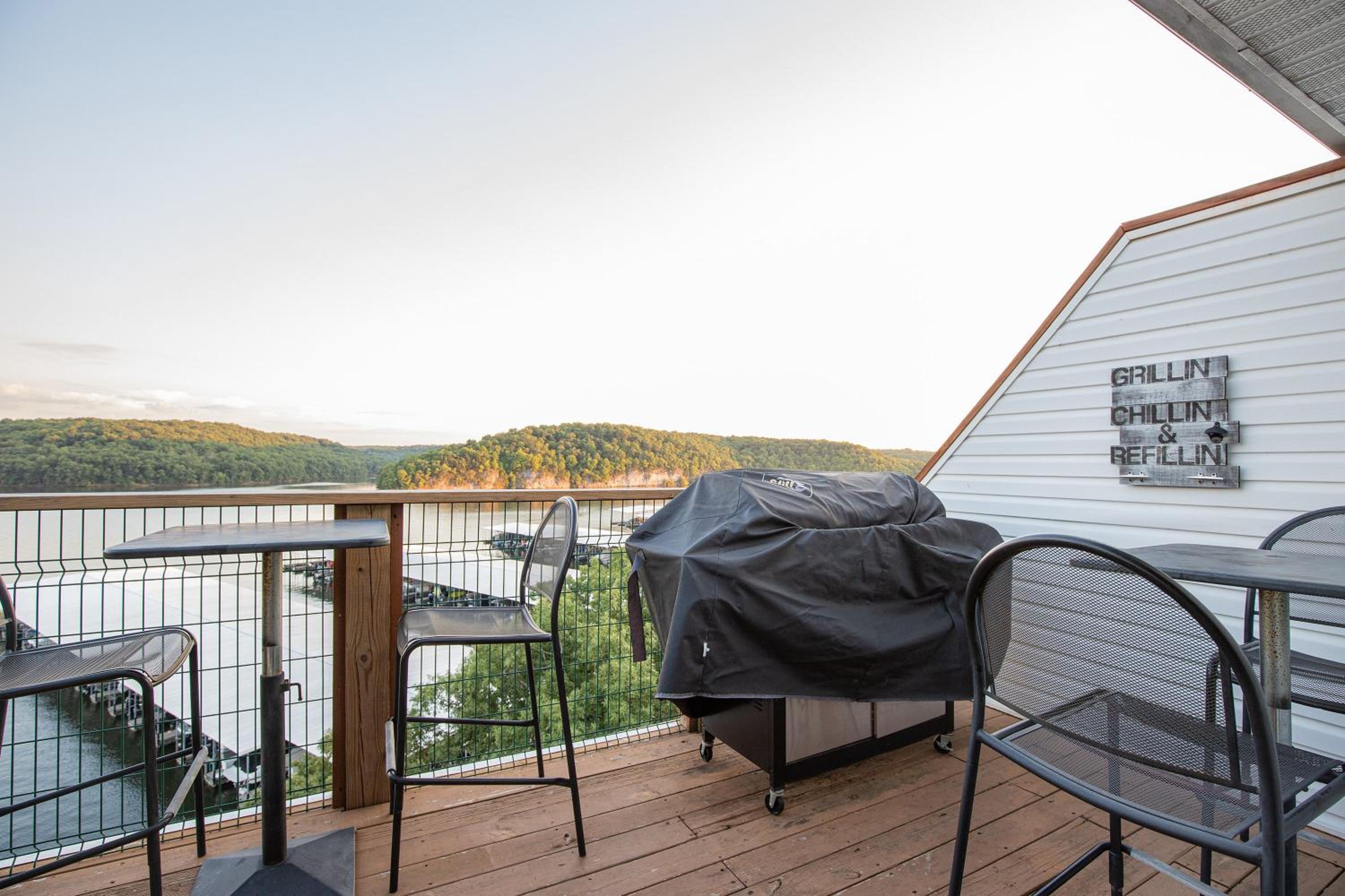 Penthouse Living In The Heart of the State Park
