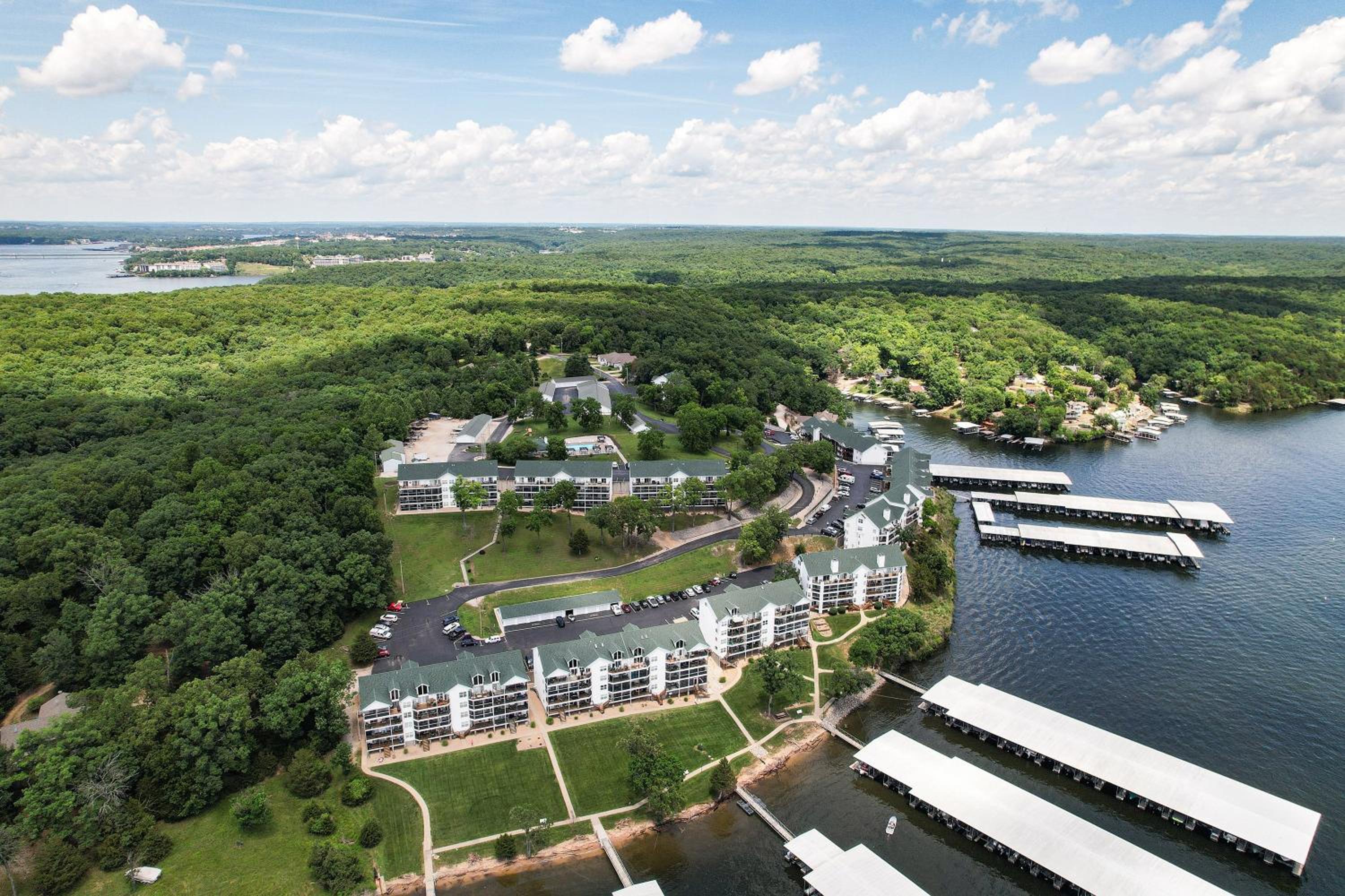 Penthouse Living In The Heart of the State Park