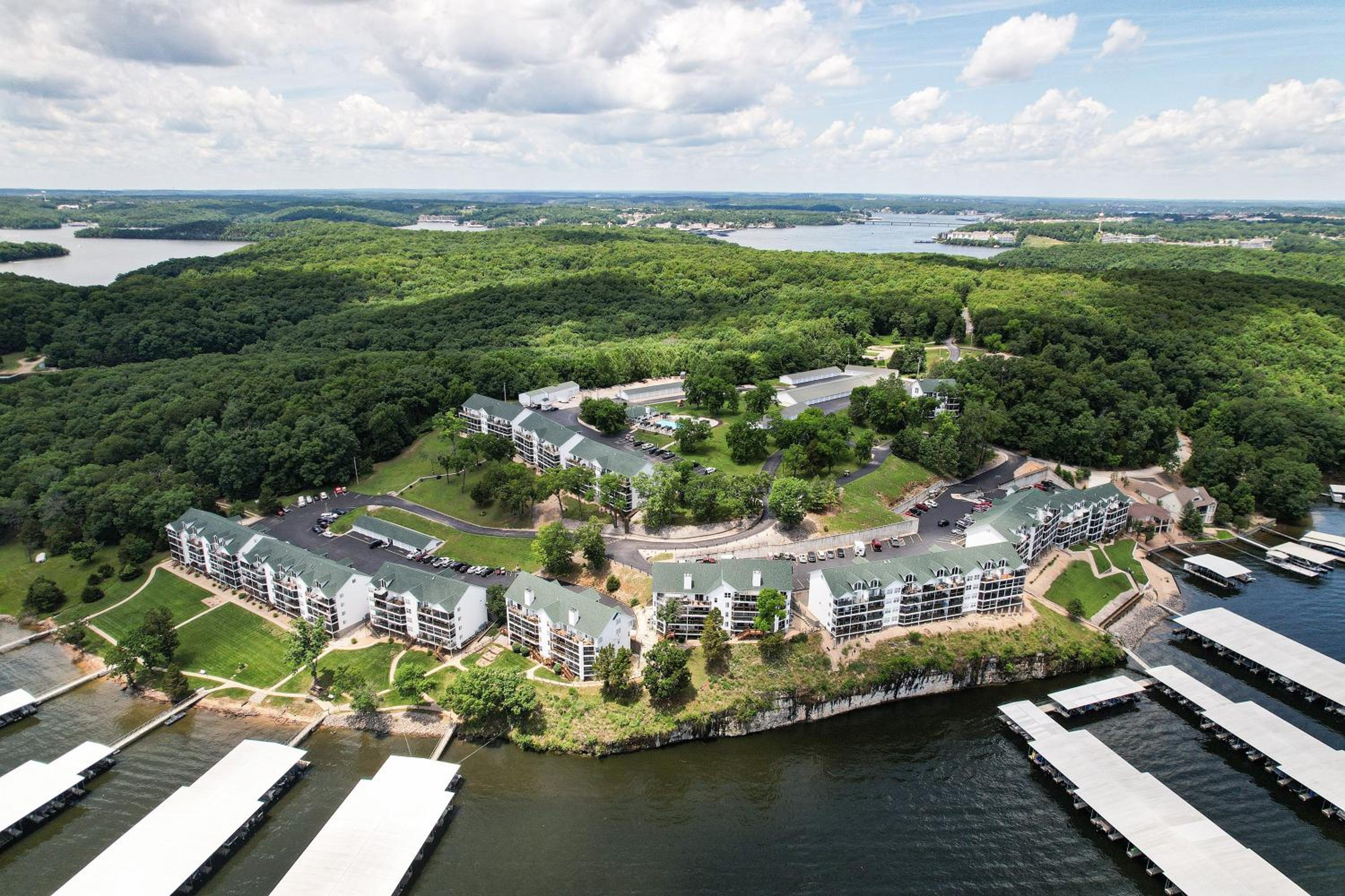 Penthouse Living In The Heart of the State Park