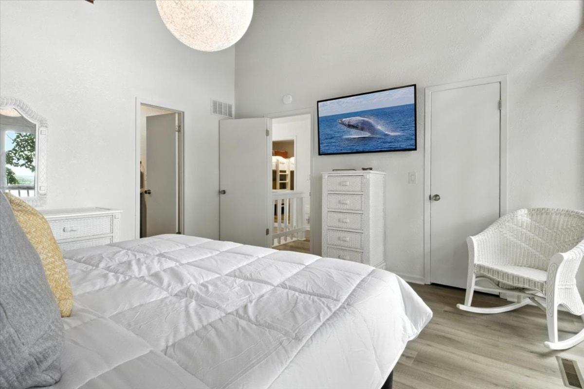 Hot Tub, Main Channel Views, Great Outdoor Spaces, Blackstone