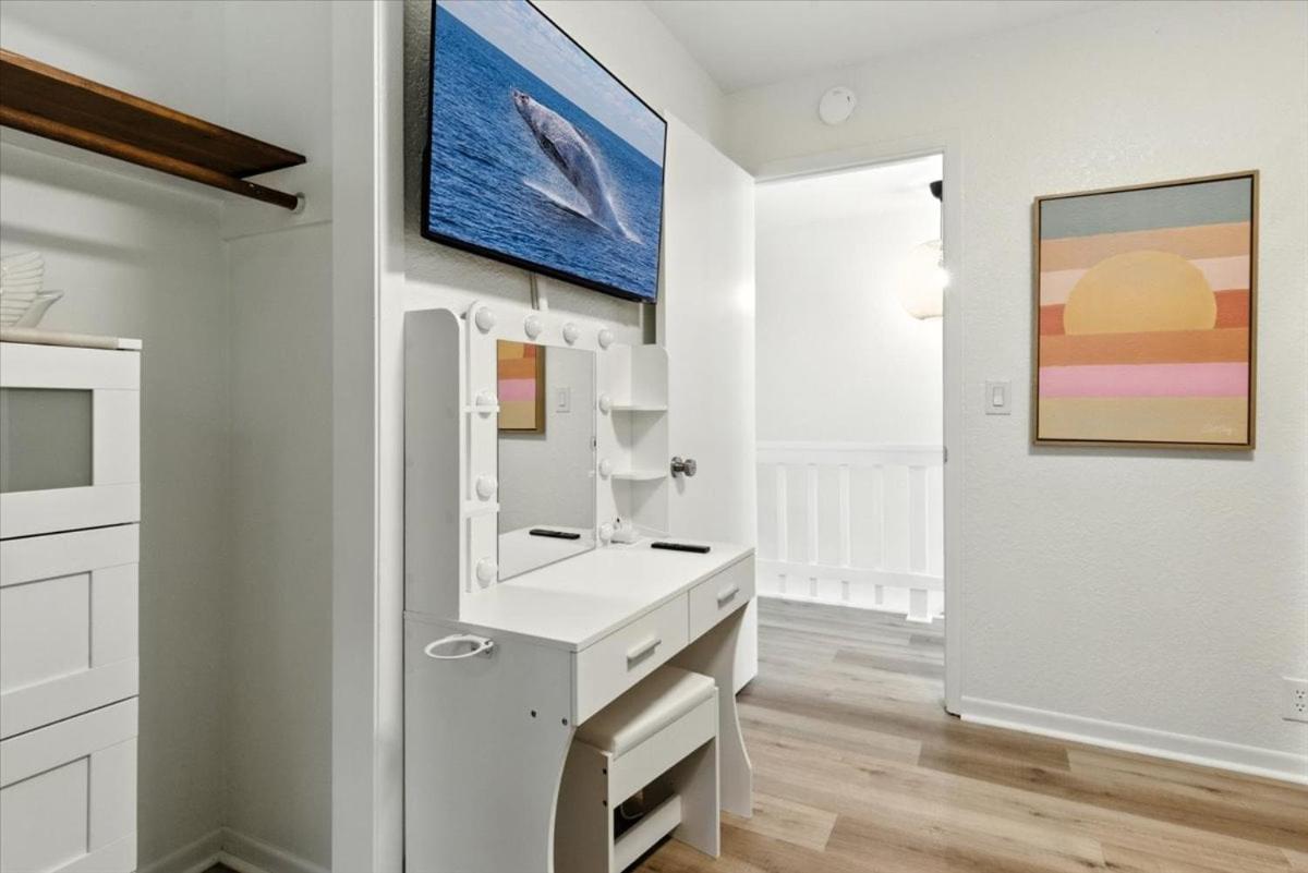 Hot Tub, Main Channel Views, Great Outdoor Spaces, Blackstone