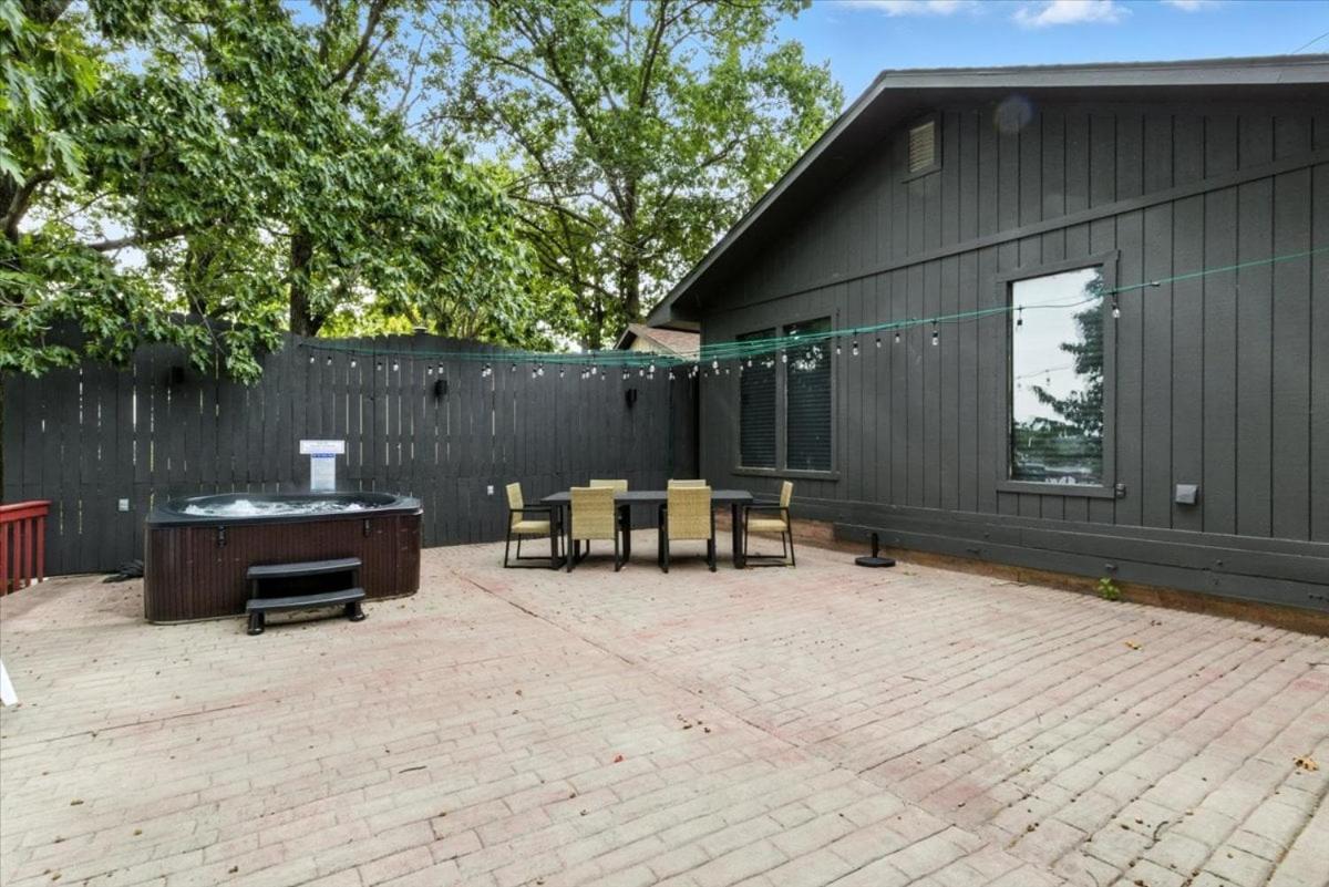 Hot Tub, Main Channel Views, Great Outdoor Spaces, Blackstone